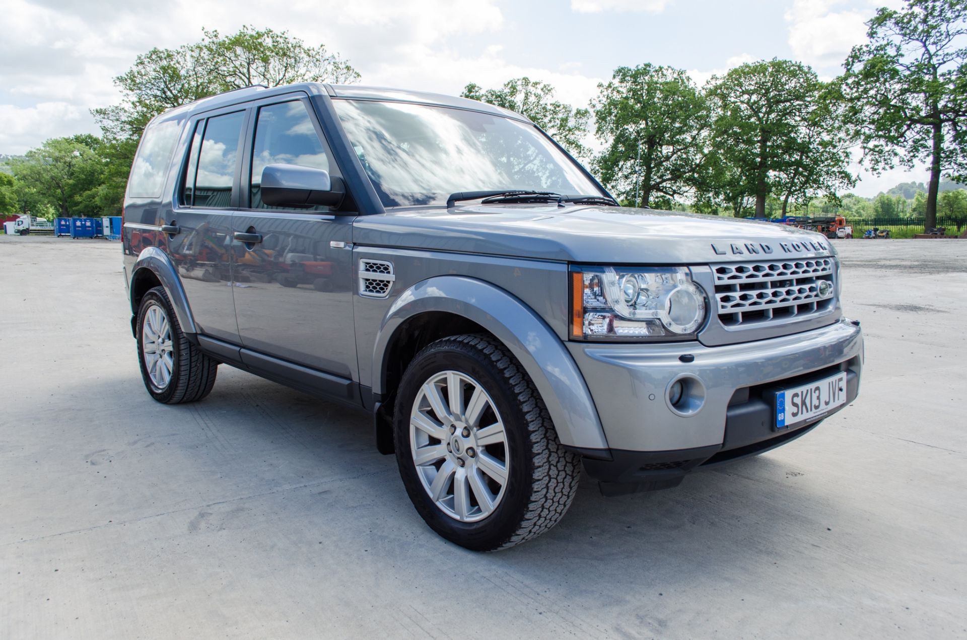 Land Rover Discovery 4 3.0 SDV6 255 XS 5 door SUV Registration Number: SK13 JVF Date of - Image 2 of 32