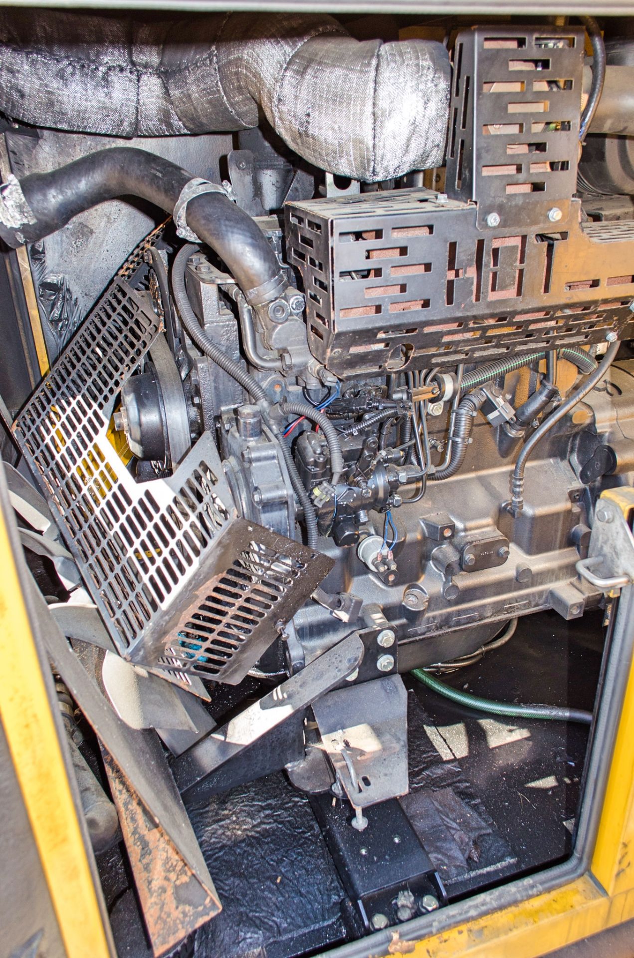 SDMO 60 kva diesel driven generator Year: 2015 S/N 3526 ** Parts missing ** H5104567 Weight: 2040 - Image 8 of 13