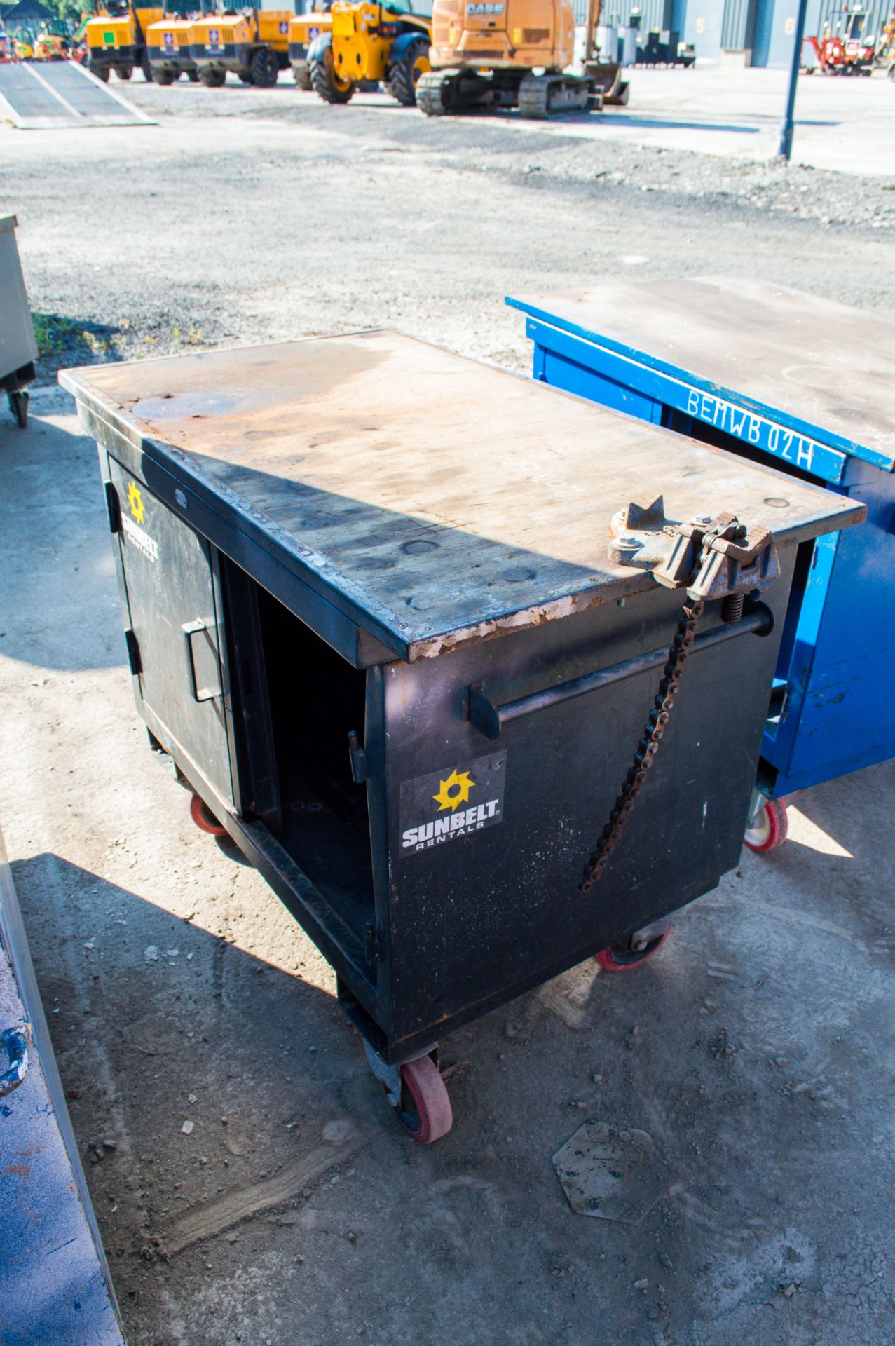 Mobile steel work bench c/w pipe vice A753925