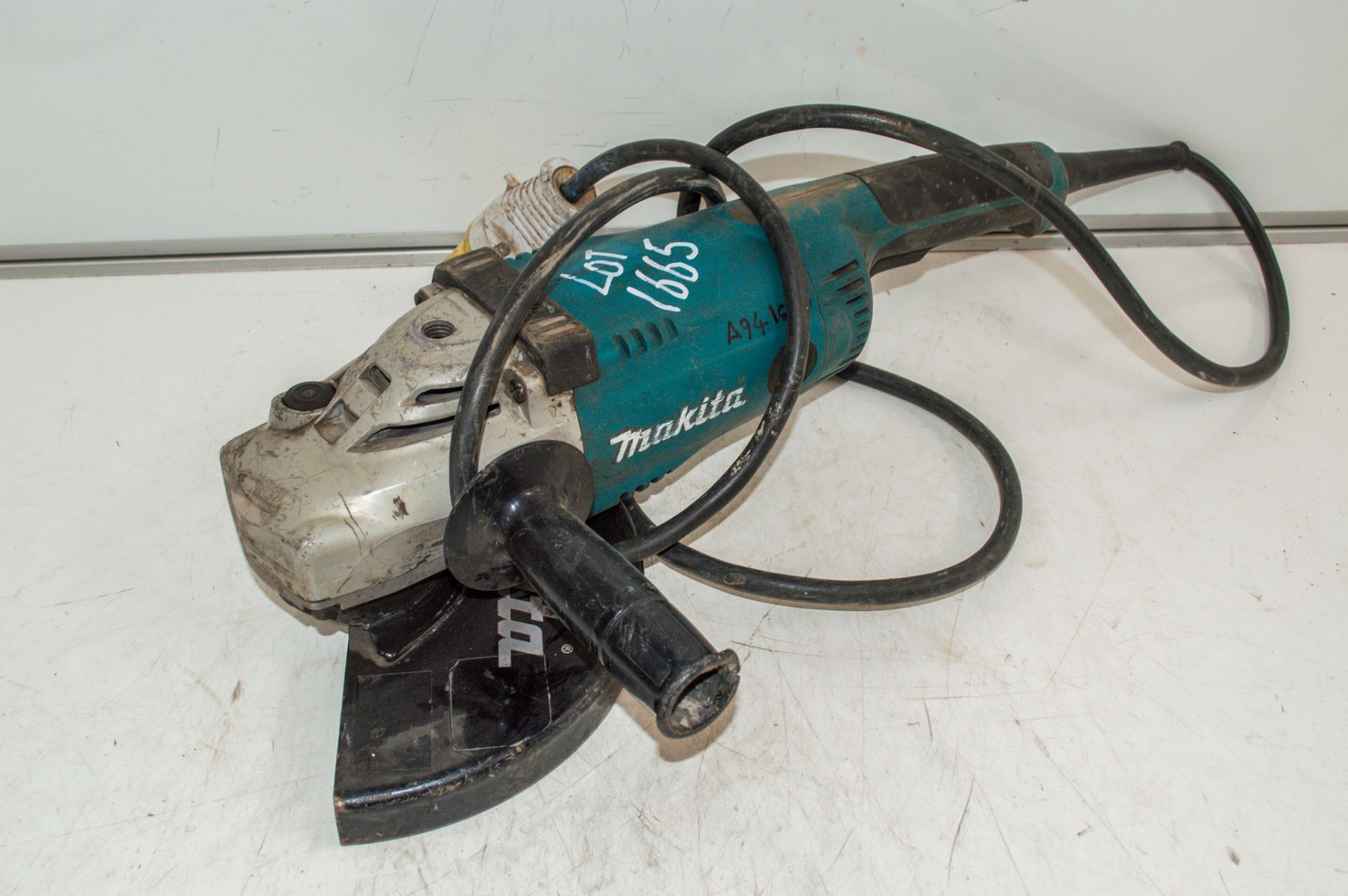 Makita GA9020 110v 230mm angle grinder A941660