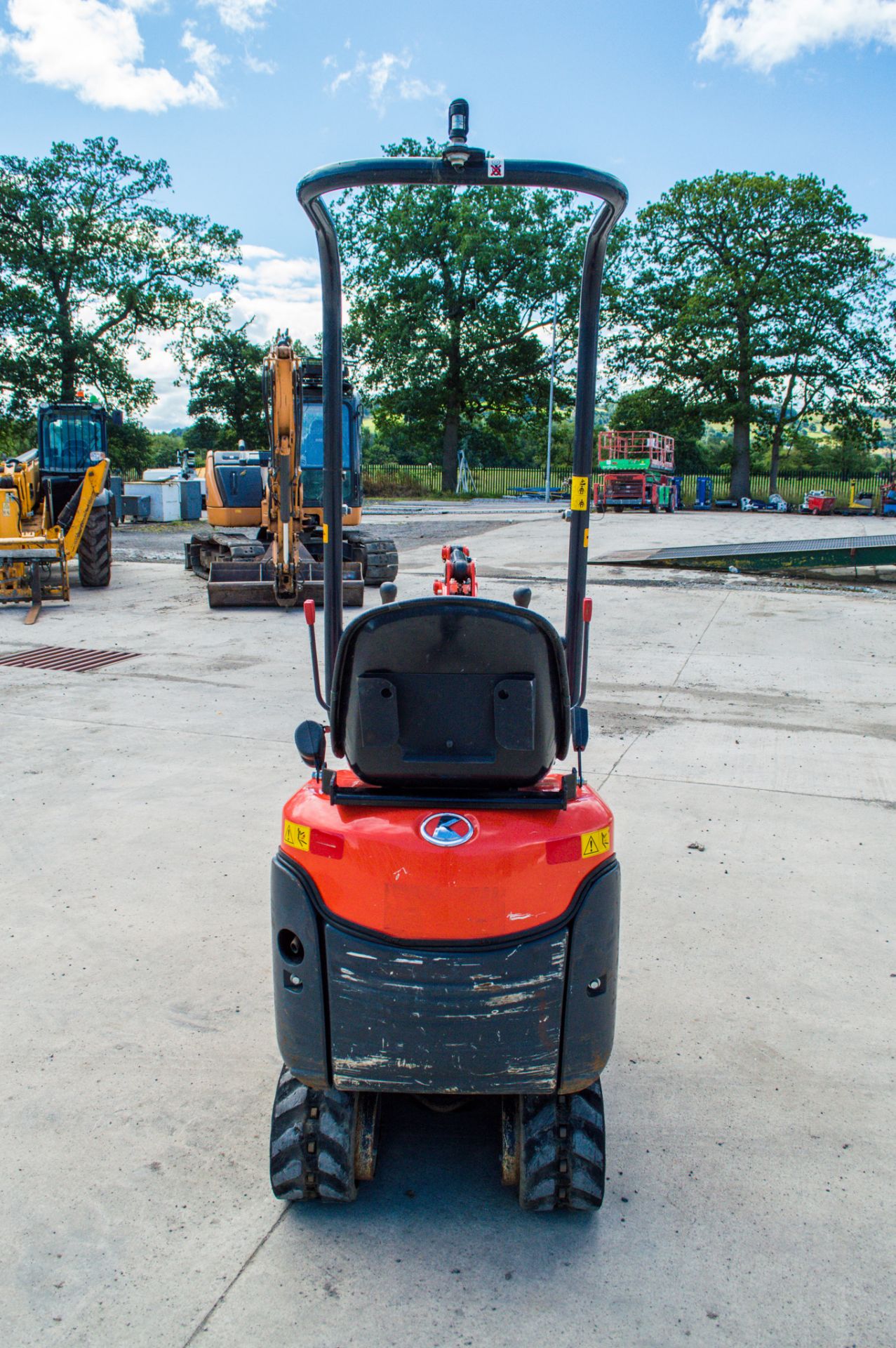 Kubota K008-3 0.8 tonne rubber tracked micro excavator Year: 2018 S/N: 31099 Recorded Hours: 657 - Image 6 of 21