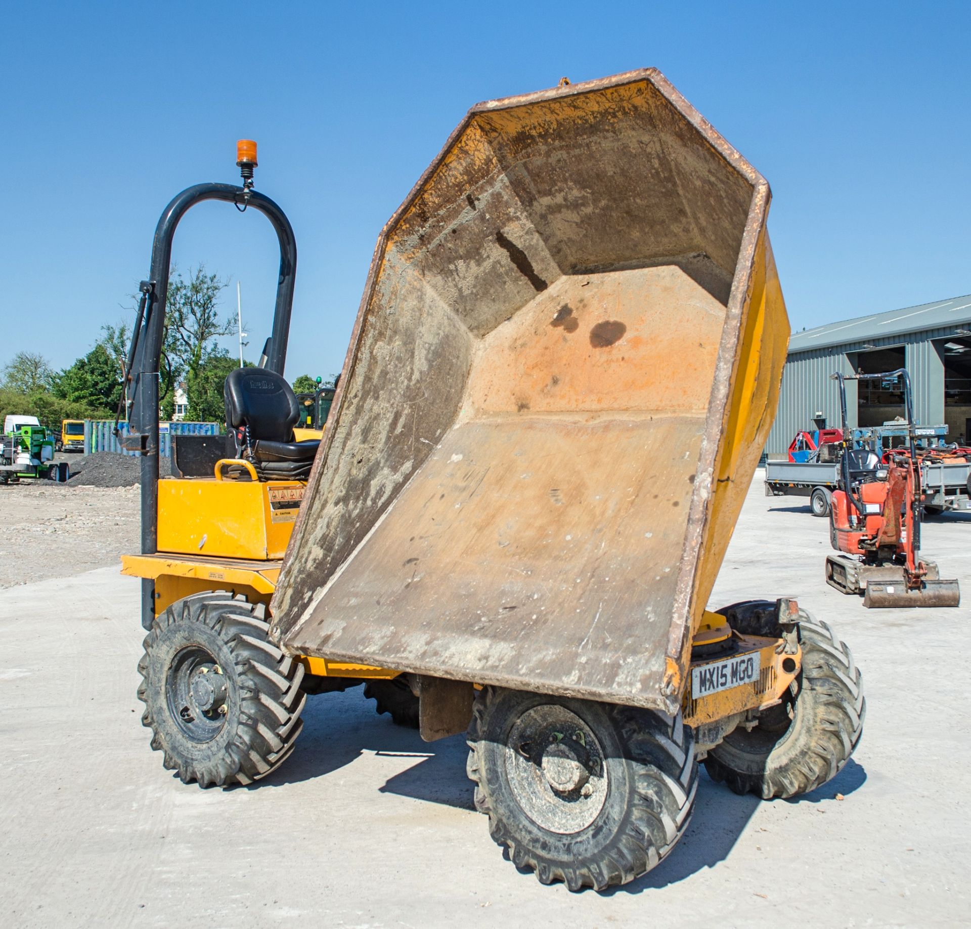 Thwaites 3 tonne swivel skip dumper Year: 2014 S/N: 8503 Recorded hours: A635248 - Image 9 of 21