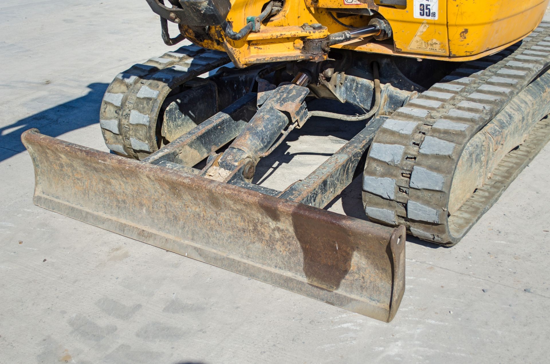 JCB 8025 ZTS 2.5 tonne zero tail swing rubber tracked mini excavator Year: 2013 S/N: 2226143 - Bild 11 aus 19