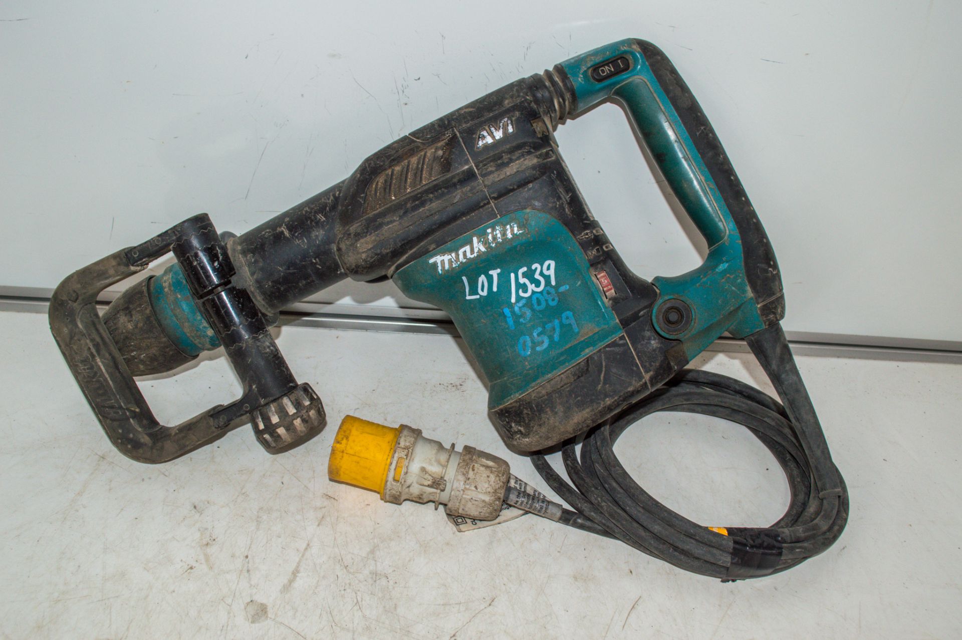 Makita HM0871C 110v SDS rotary hammer drill 15080579