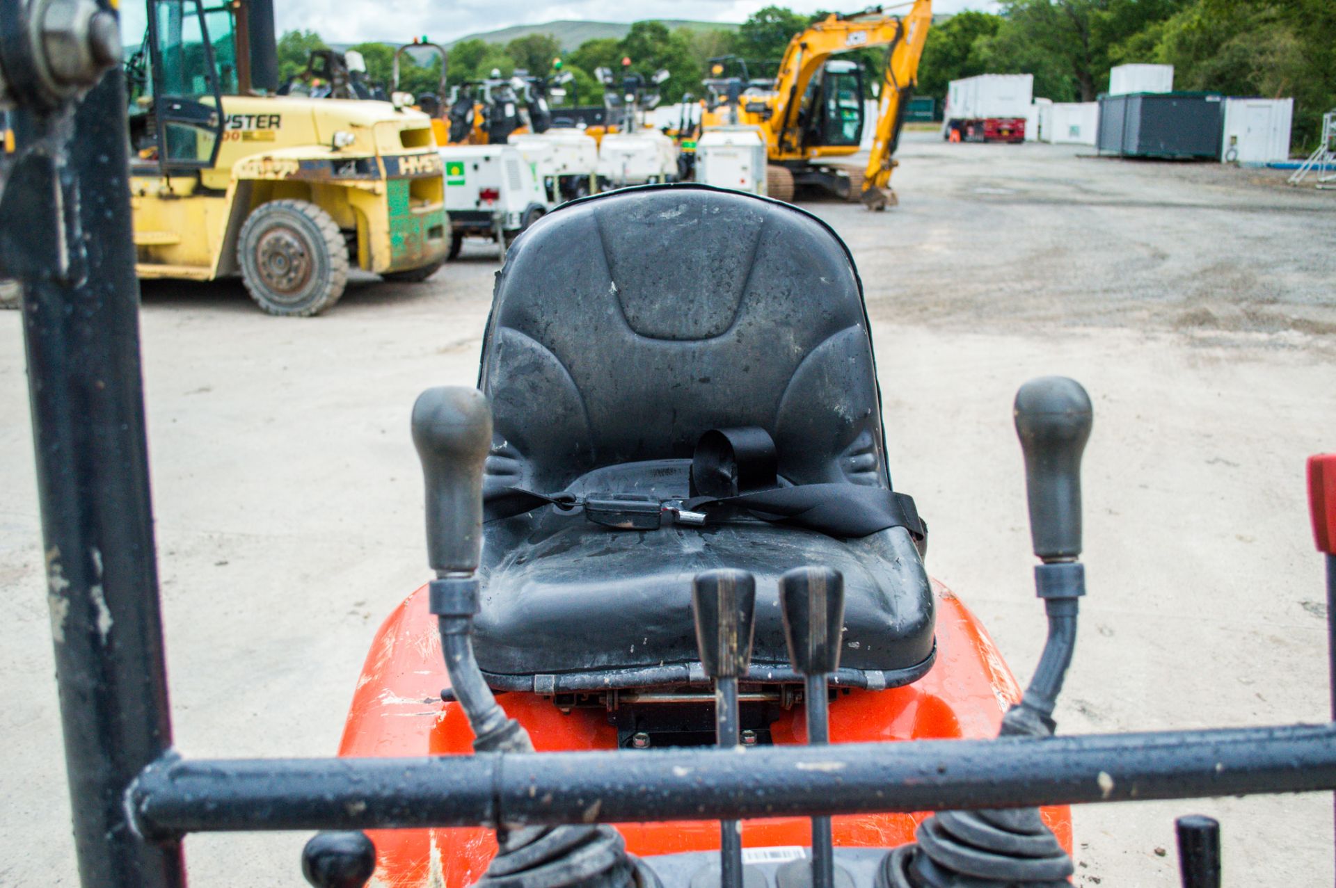 Kubota K008-3 0.8 tonne rubber tracked micro excavator Year: 2018 S/N: 30713 Recorded Hours: 1319 - Image 19 of 20