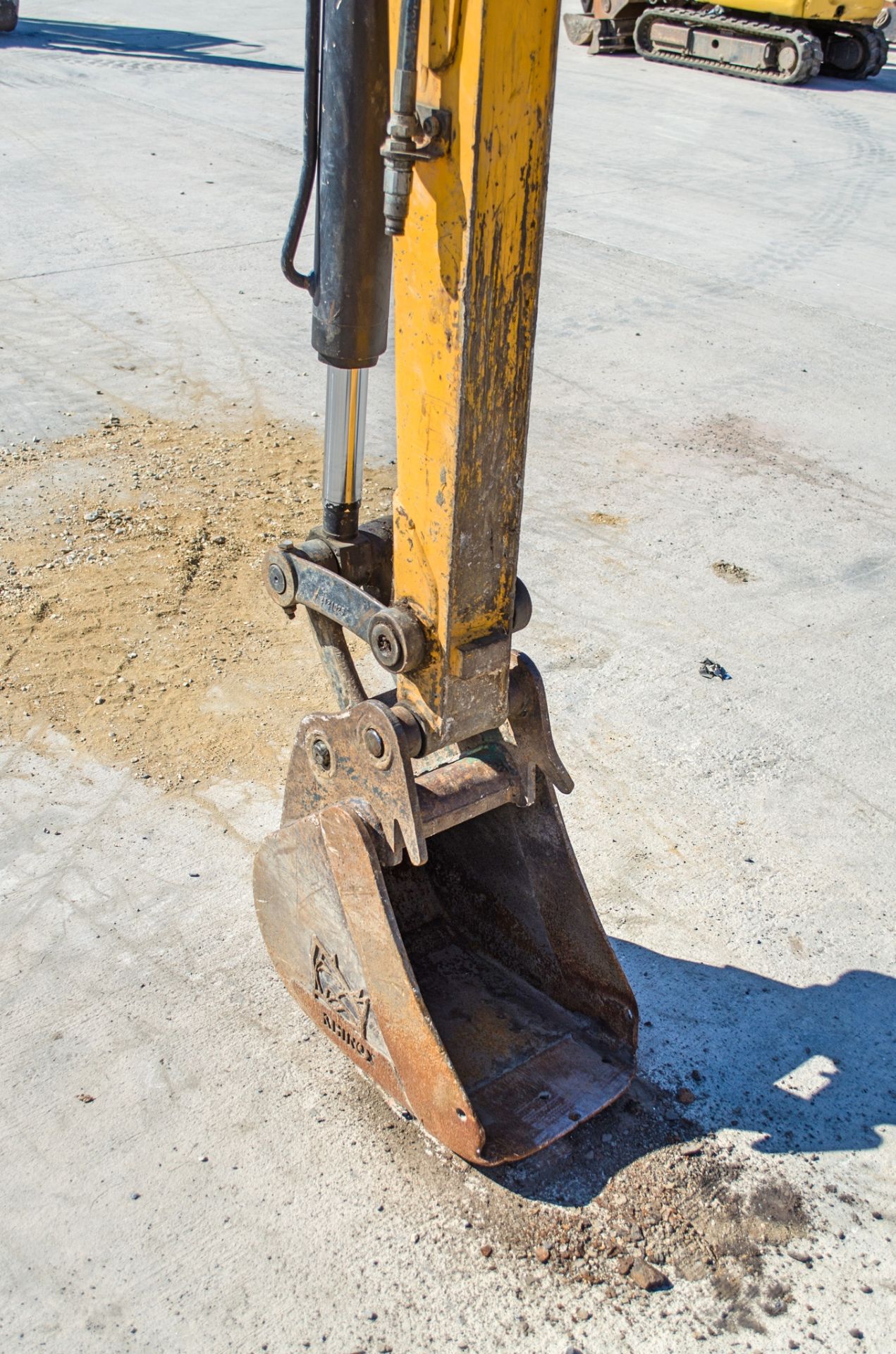 JCB 8025 ZTS 2.5 tonne zero tail swing rubber tracked mini excavator Year: 2013 S/N: 2226143 - Bild 12 aus 19