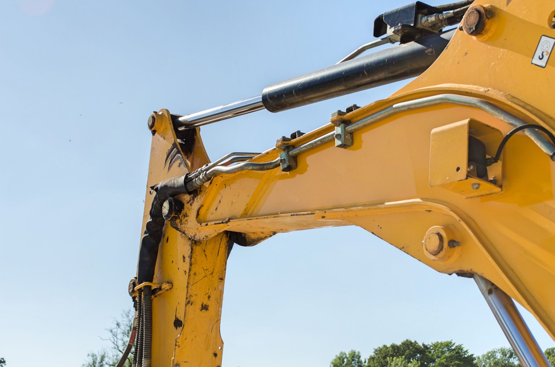 JCB 65R-1 6.5 tonne rubber tracked excavator Year: 2015 S/N: 1914098 Recorded hours: 817 Blade, - Image 15 of 22