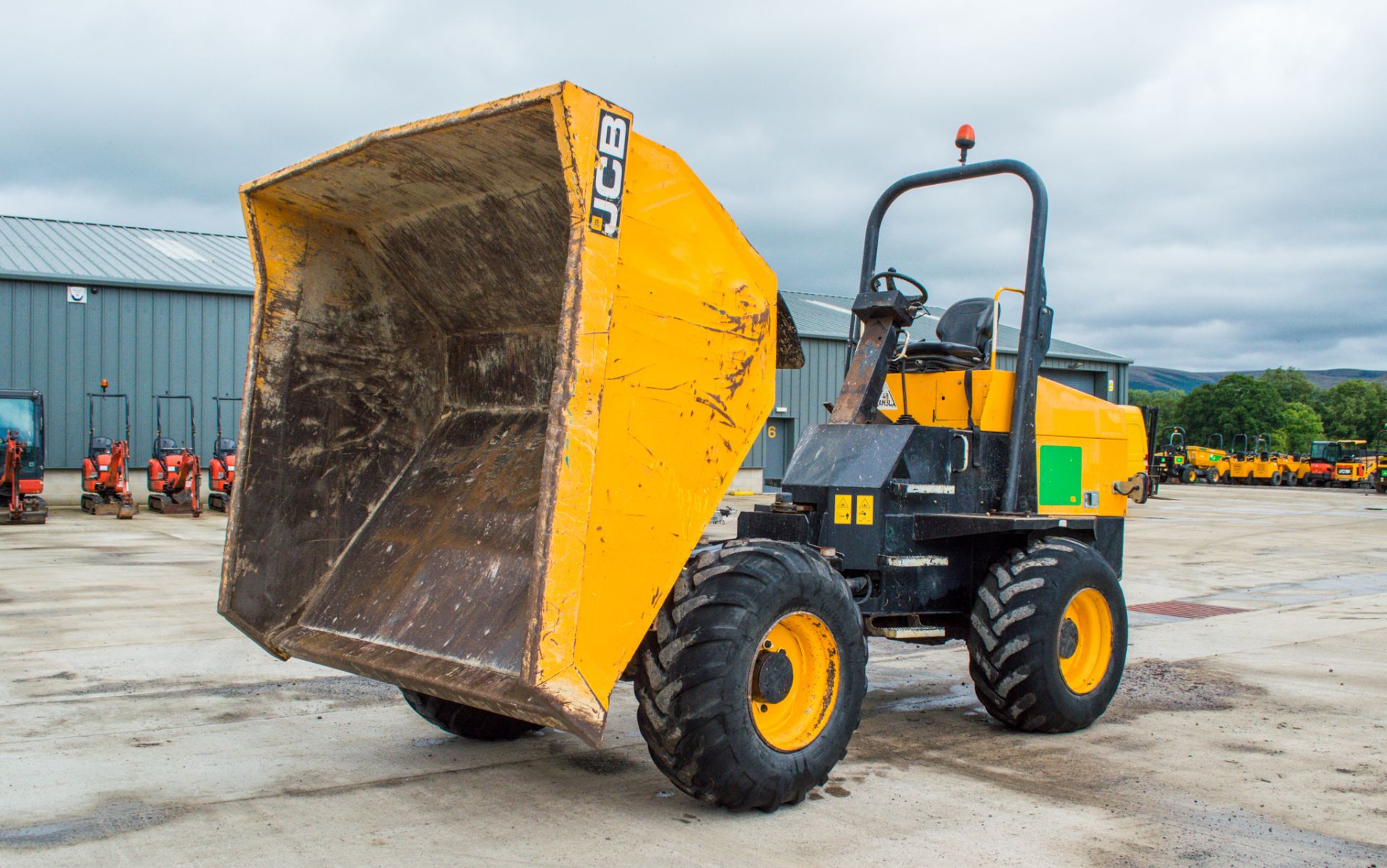 JCB 9TFT 9 tonne straight skip dumper Year: 2015 S/N: RM7331 Recorded Hours: 1577 A667159 - Image 13 of 22