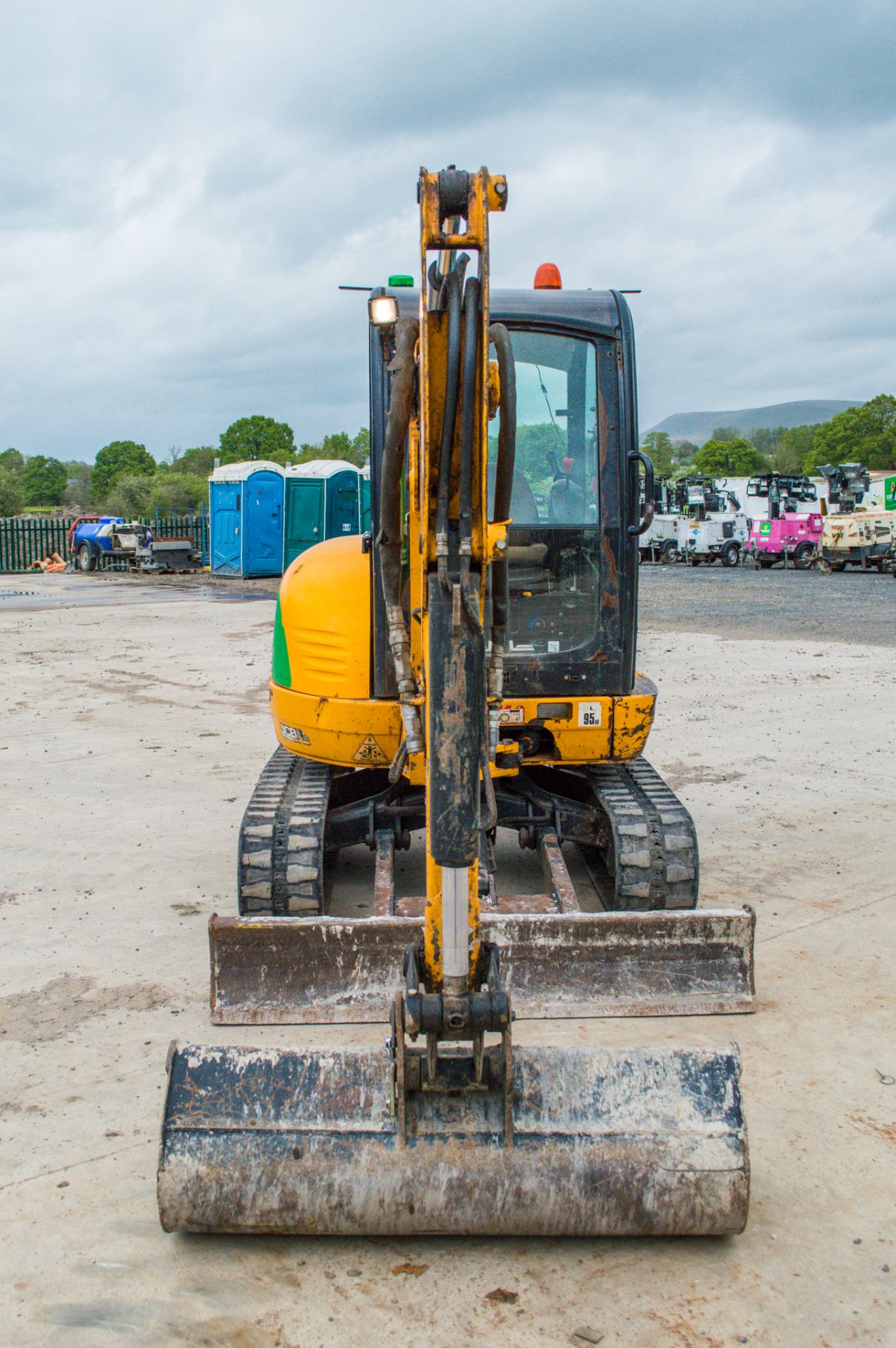 JCB 8030 ZTS 3 tonne rubber tracked excavator Year: 2013 S/N: 2021916 Recorded Hours: 3538 piped, - Image 5 of 20