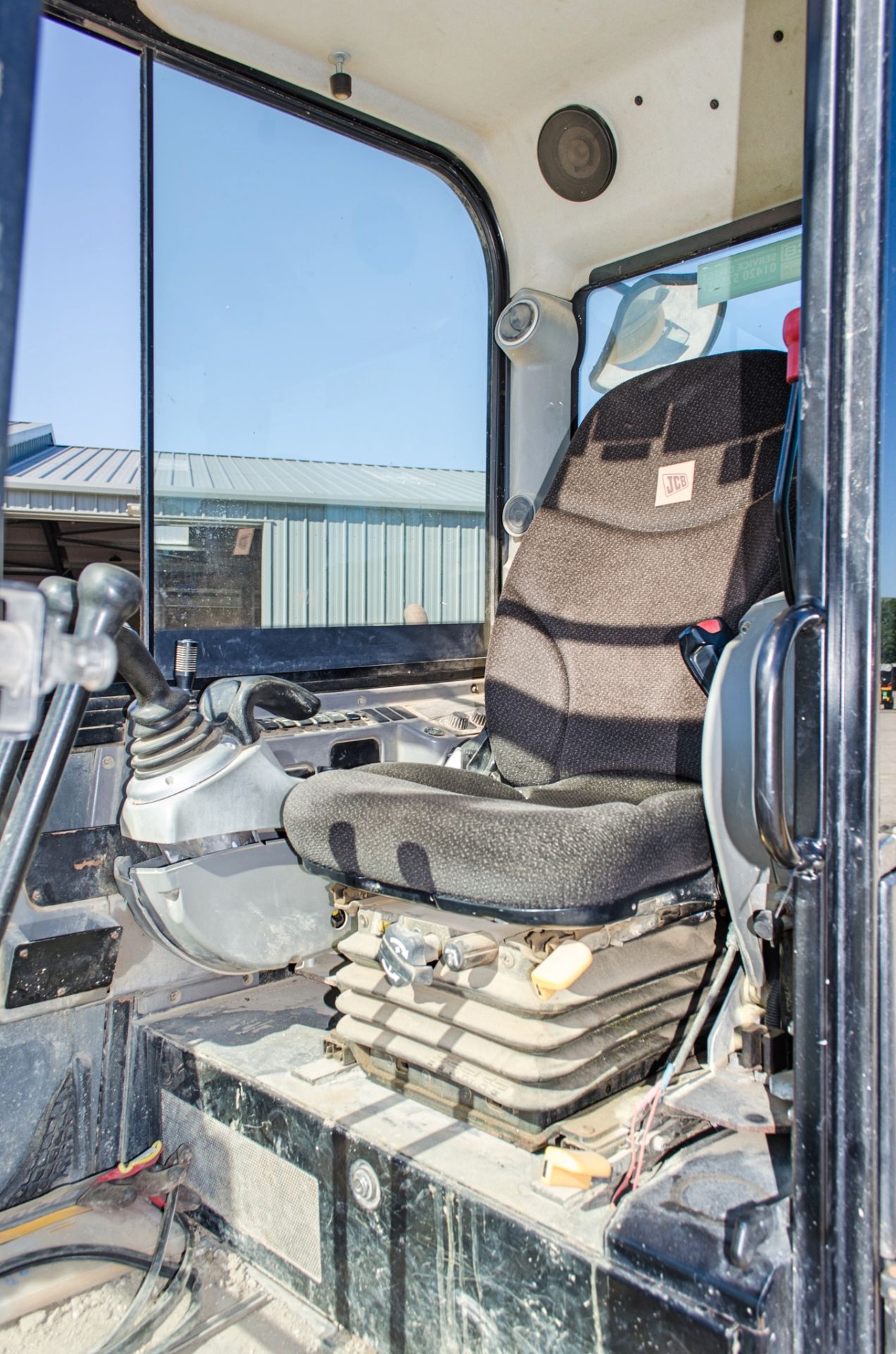 JCB 65R-1 6.5 tonne rubber tracked excavator Year: 2015 S/N: 1914098 Recorded hours: 817 Blade, - Image 18 of 22