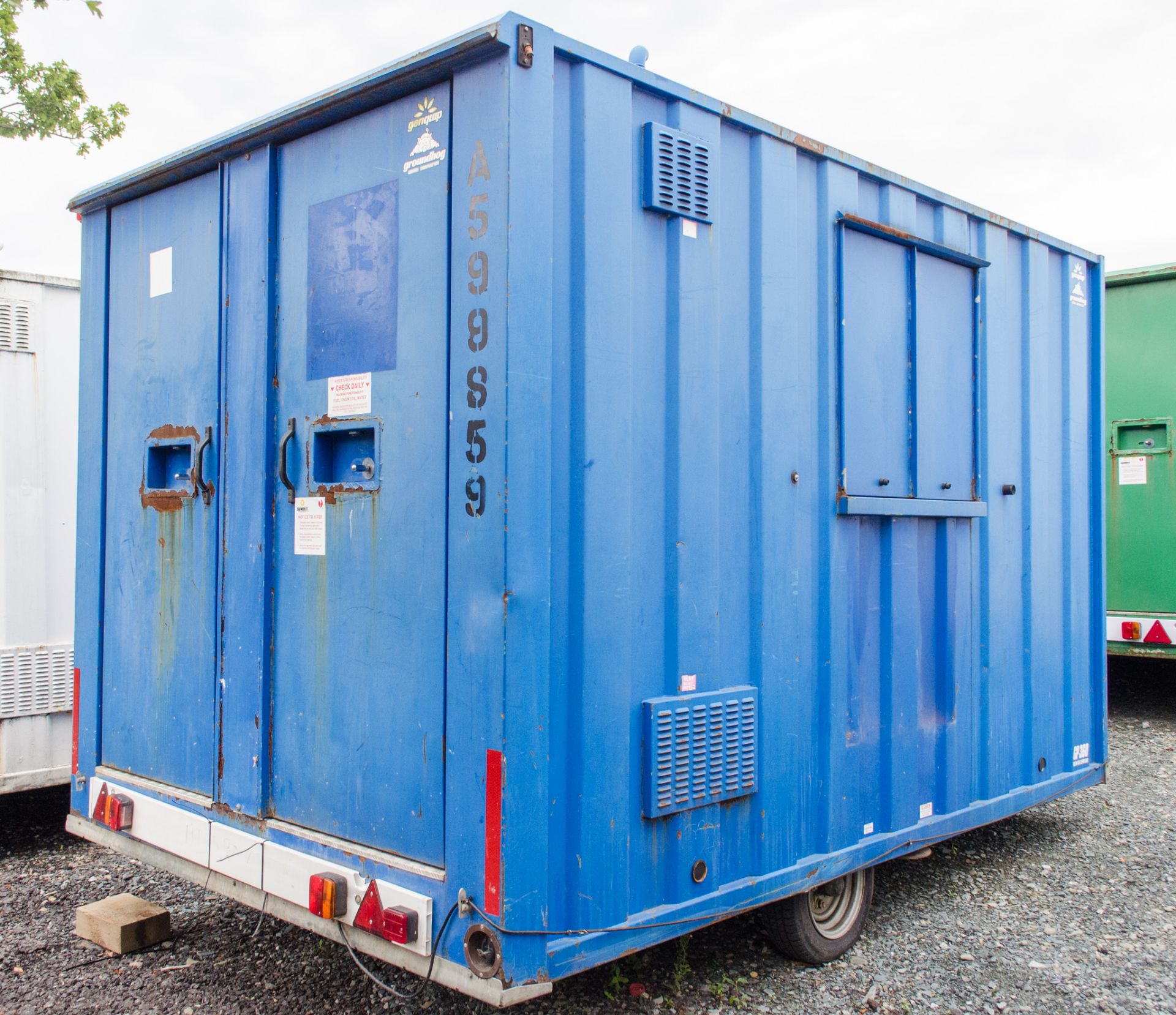 Groundhog 12 ft x 8 ft steel anti vandal mobile welfare unit Comprising of: Canteen area, toilet & - Image 3 of 10