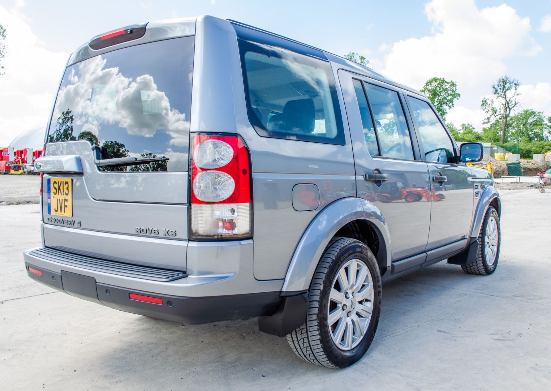 Land Rover Discovery 4 3.0 SDV6 255 XS 5 door SUV Registration Number: SK13 JVF Date of - Image 3 of 32