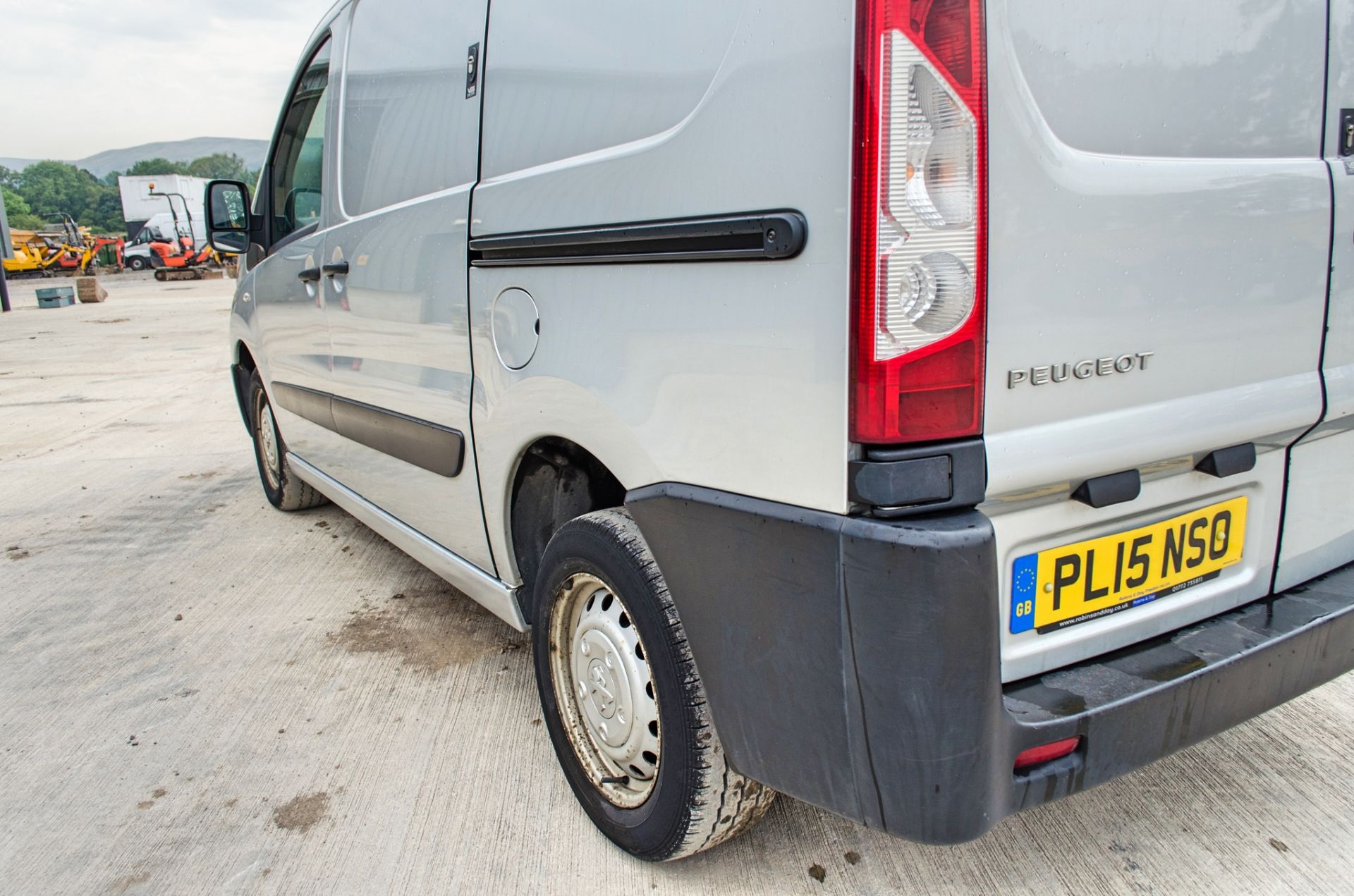 Peugeot Expert HDi 2 litre diesel panel van Registration Number: PL15 NSO Date of registration: 31/ - Bild 12 aus 26