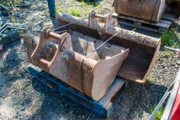 3 foot digger bucket and 5 foot ditching bucket to suit 5 to 6 tonne excavator