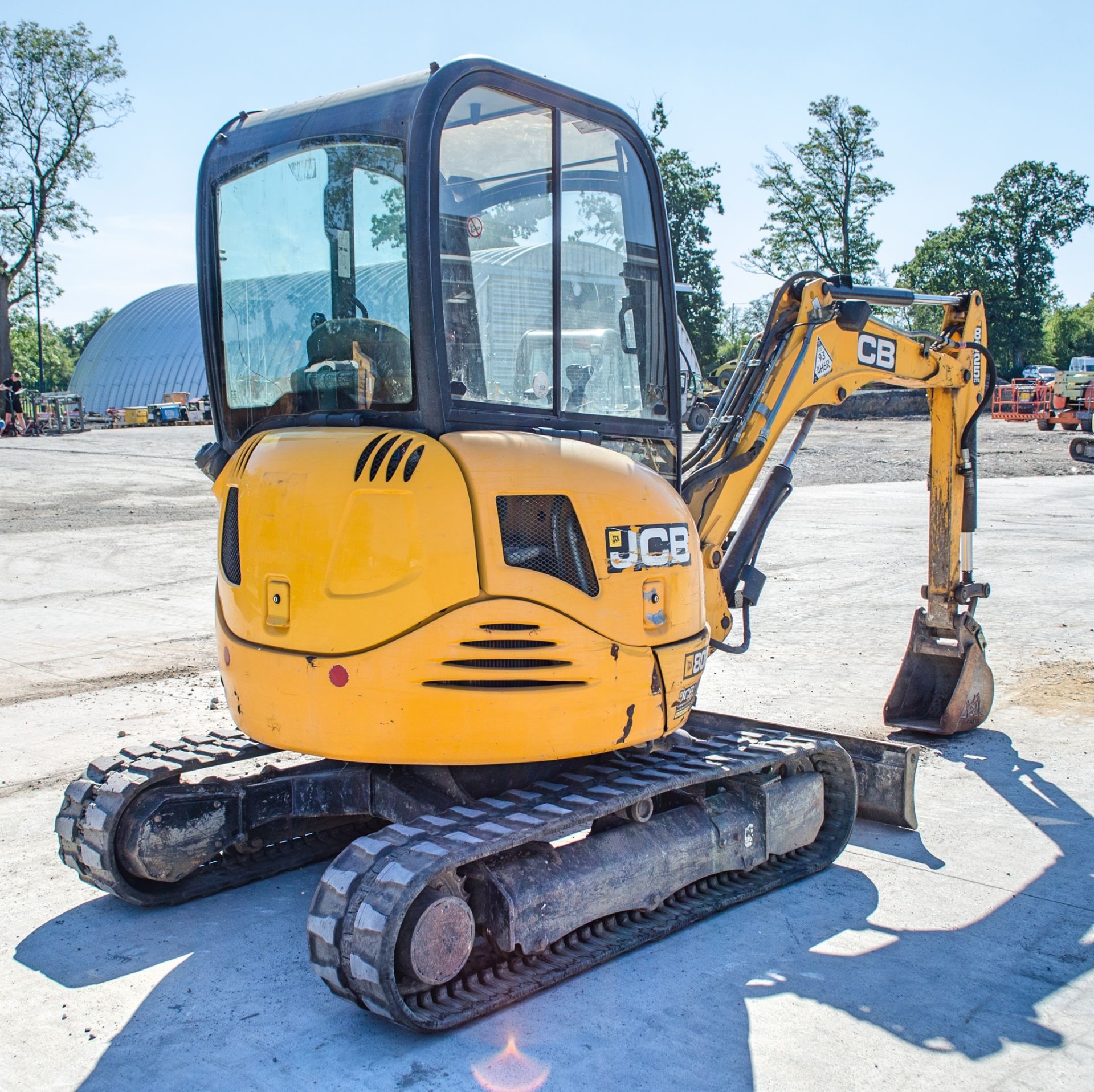 JCB 8025 ZTS 2.5 tonne zero tail swing rubber tracked mini excavator Year: 2013 S/N: 2226143 - Image 3 of 19