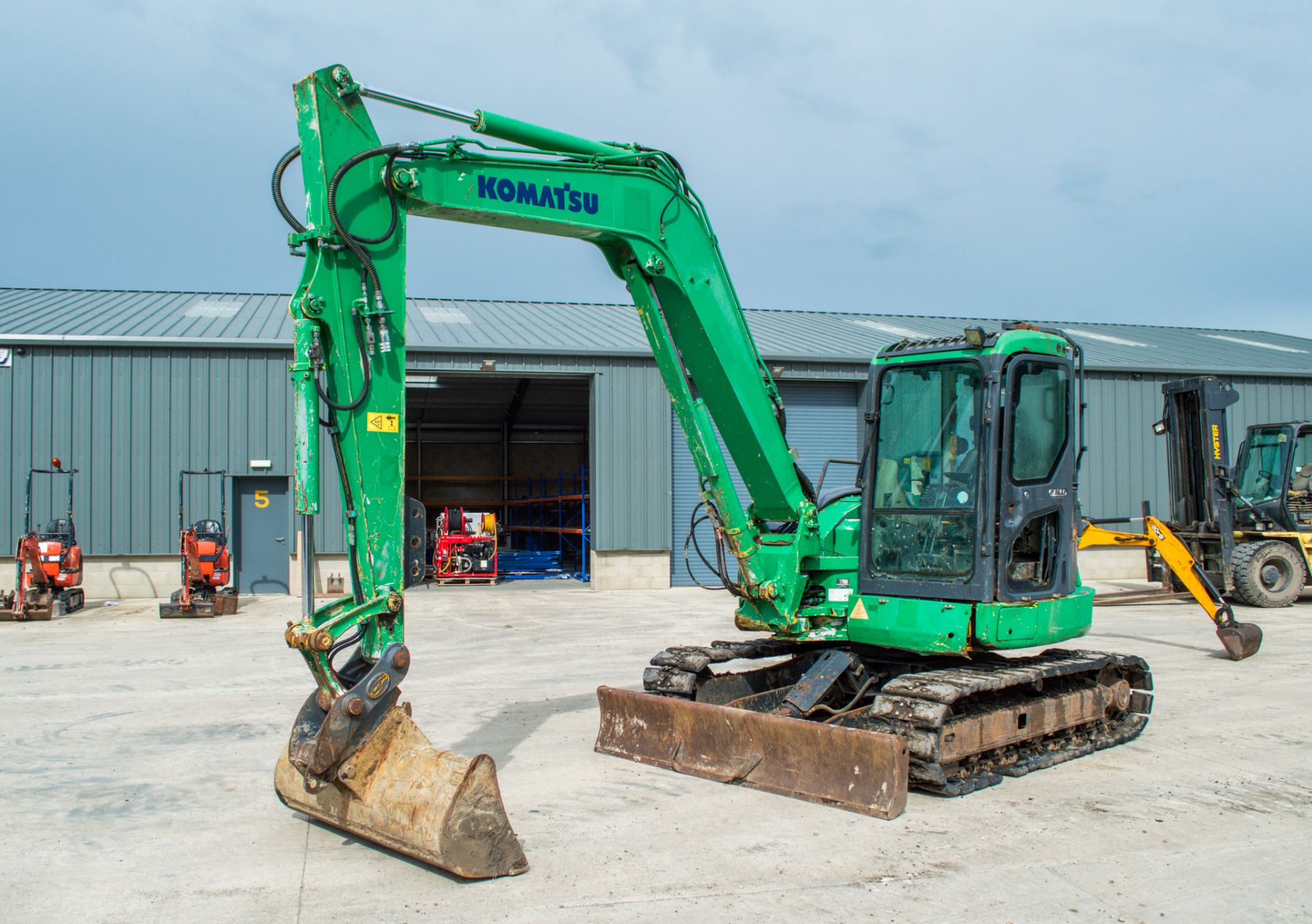 Komatsu PCM88 MR-6 8.8 tonne rubber tracked midi excavator Year: 2008 S/N: F00935 Recorded Hours: