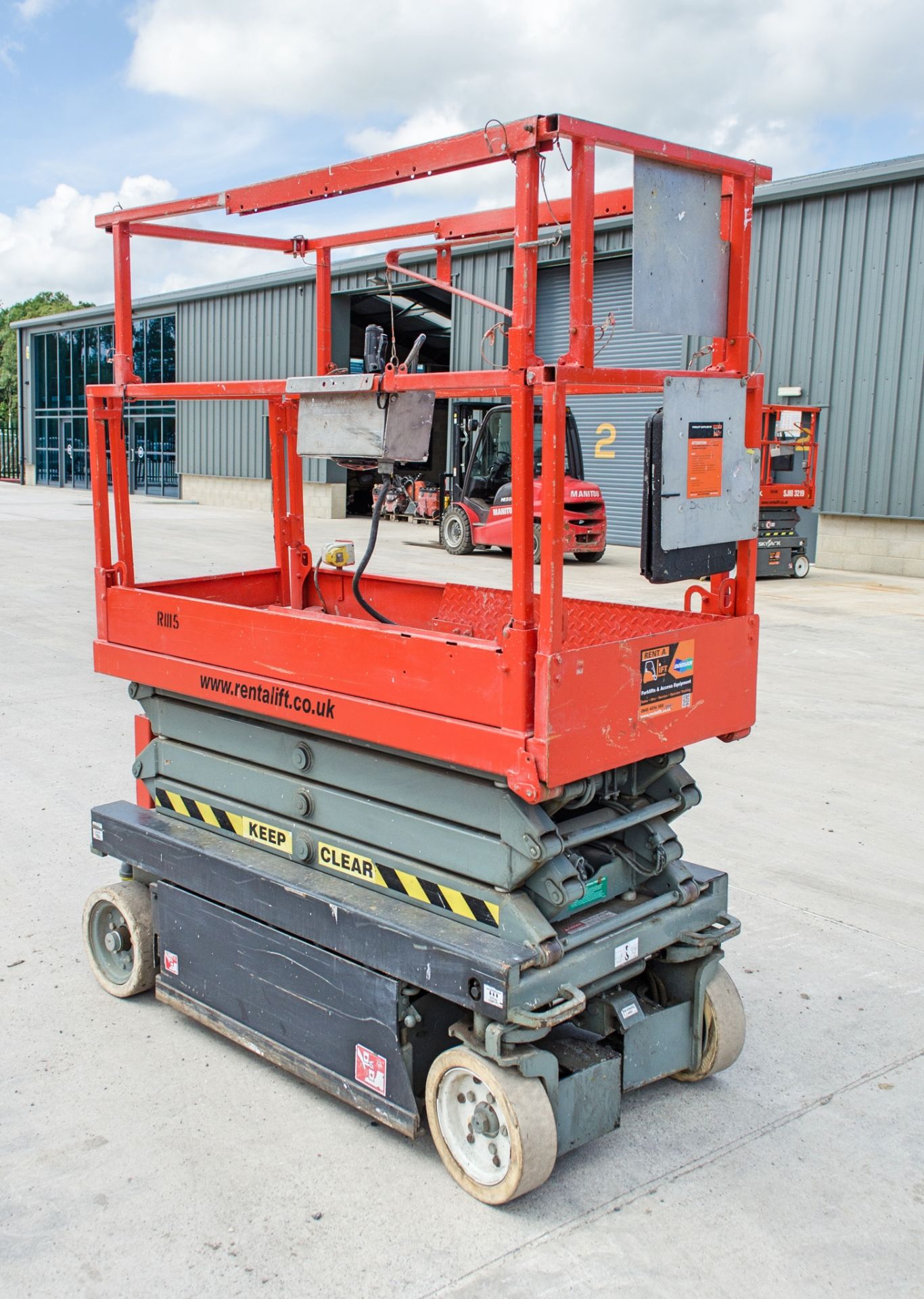 Skyjack SJIII 3219 battery electric scissor lift Year: 2004 S/N: 243244 R1115