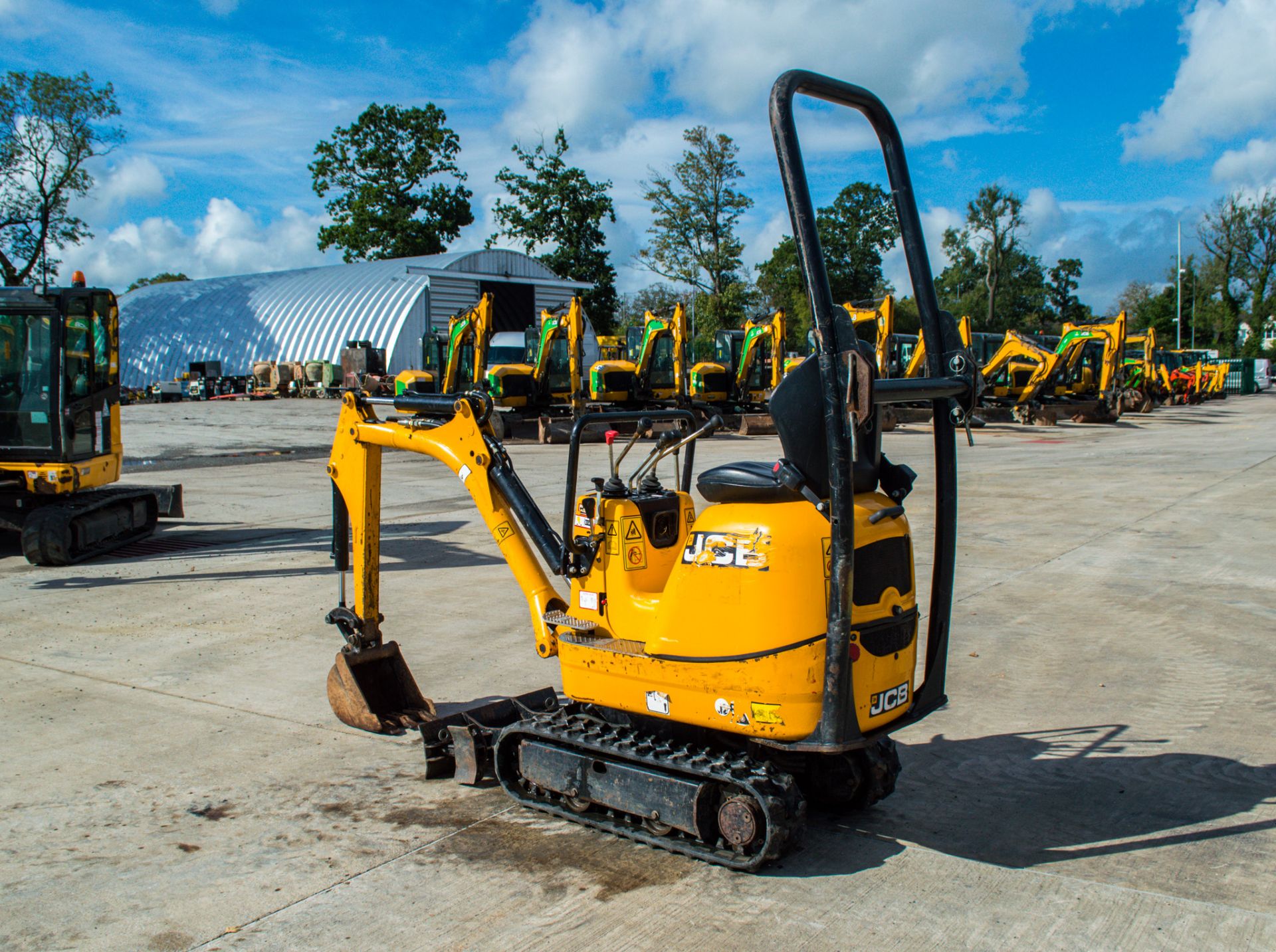 JCB 8008cts 0.8 tonne rubber tracked micro excavator Year: 2018 S/N: 749839 Recorded Hours: 912 - Image 3 of 20