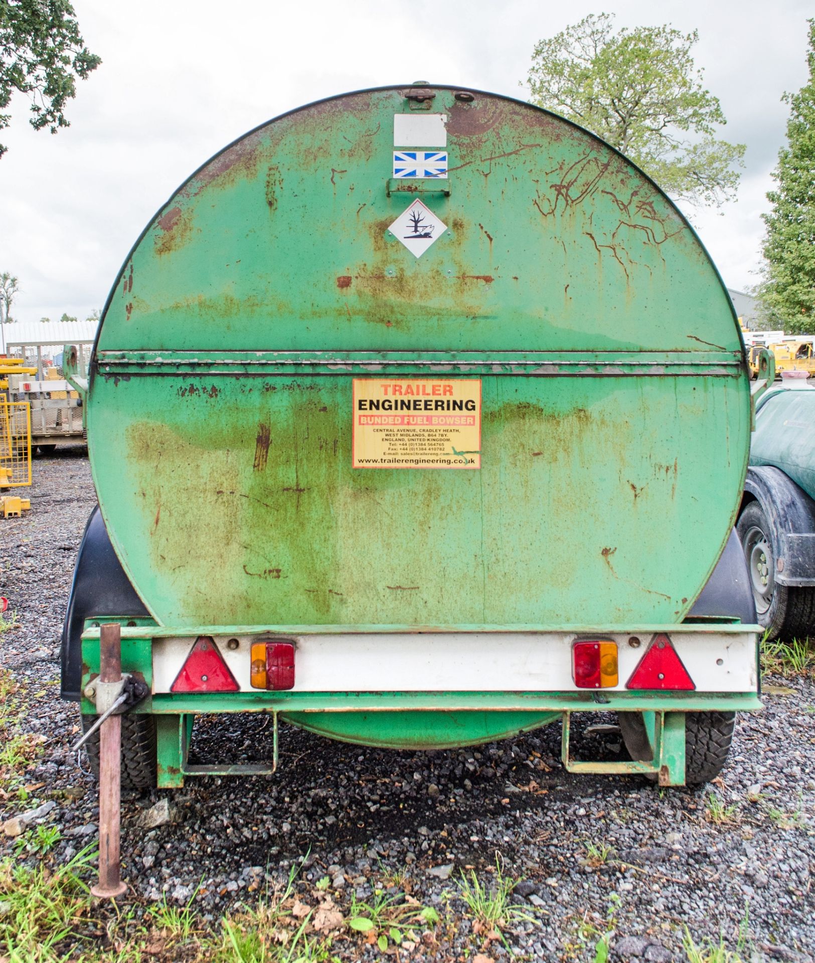 Trailer Engineering 2140 litre fast tow bunded fuel bowser c/w manual pump, delivery hose and nozzle - Image 4 of 5