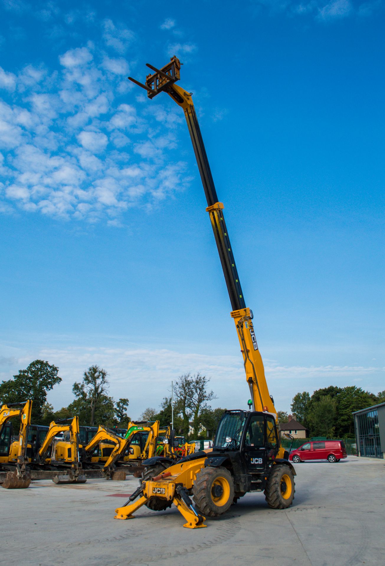 JCB 535-125 12.5 metre telescopic handler  Year: 2015 S/N: 352262 Recorded Hours: 2923 c/w front - Image 13 of 19