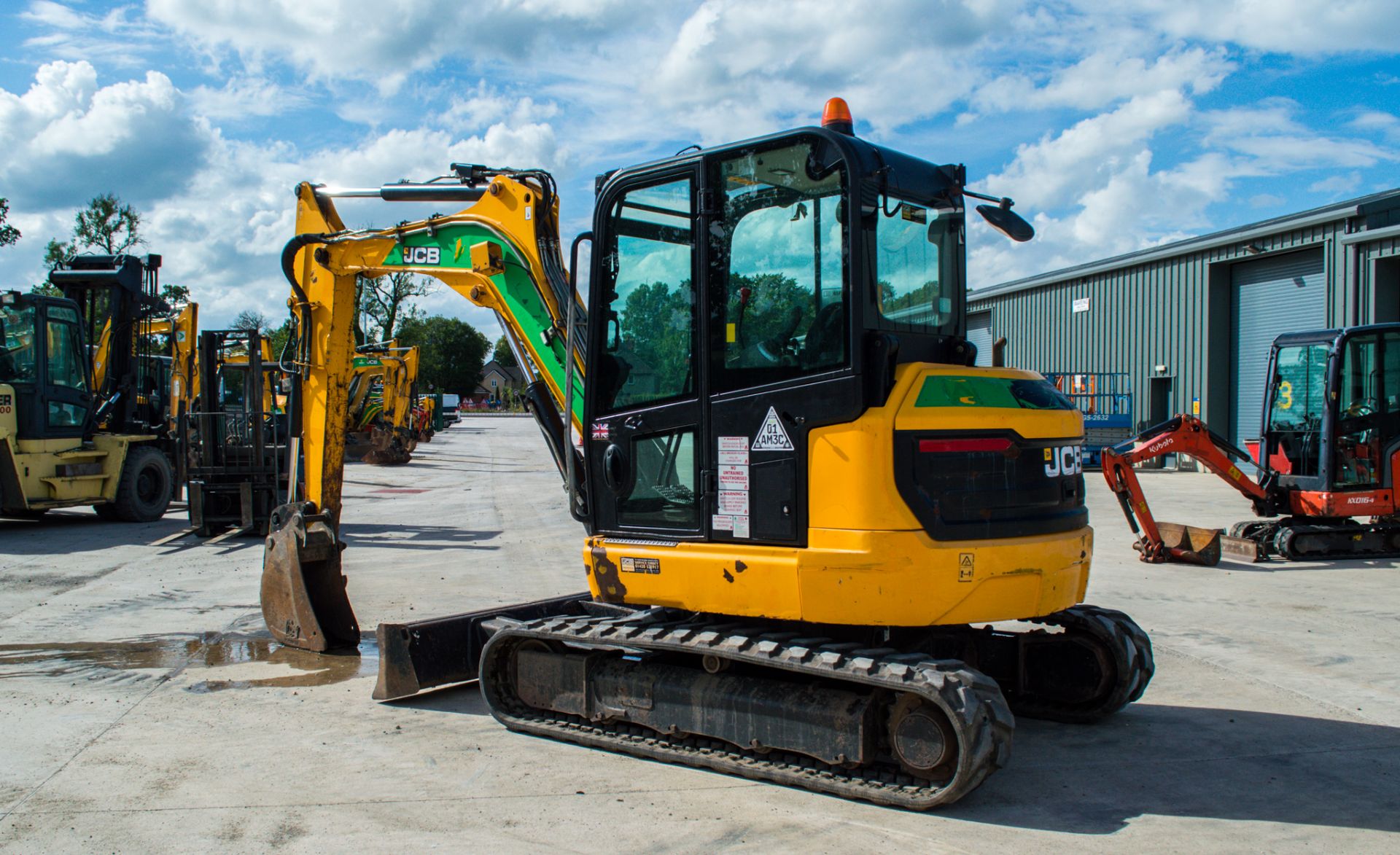 JCB 65R-1 6.5 tonne rubber tracked midi excavator  Year: 2015 S/N: 914068 Recorded Hours: 2673 - Image 3 of 22