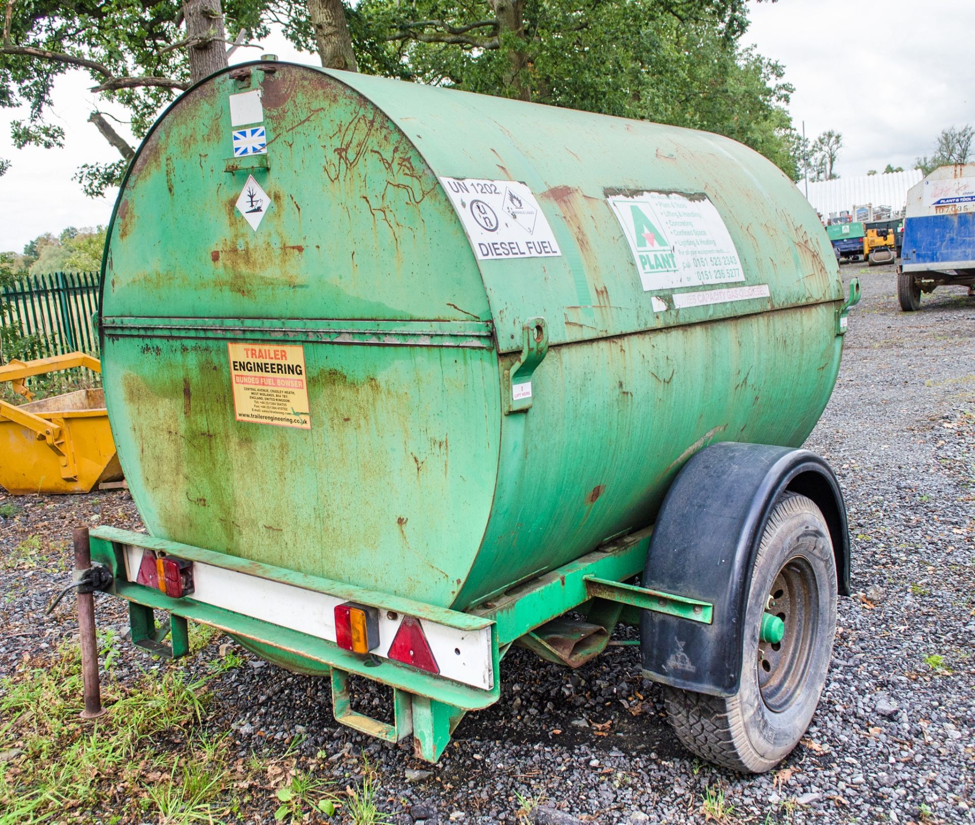 Trailer Engineering 2140 litre fast tow bunded fuel bowser c/w manual pump, delivery hose and nozzle - Image 2 of 5
