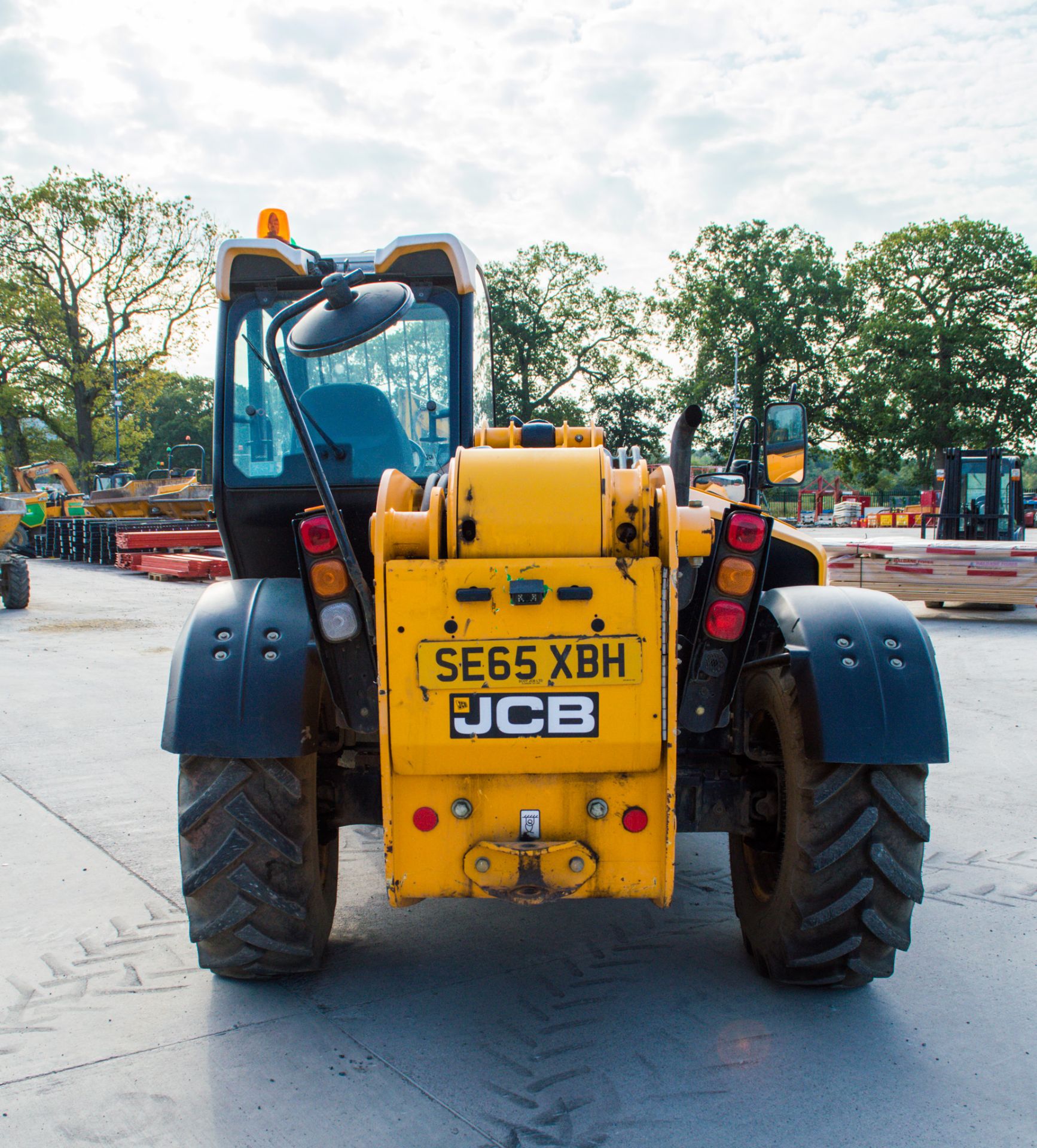 JCB 535-125 12.5 metre telescopic handler  Year: 2015 S/N: 352262 Recorded Hours: 2923 c/w front - Image 6 of 19