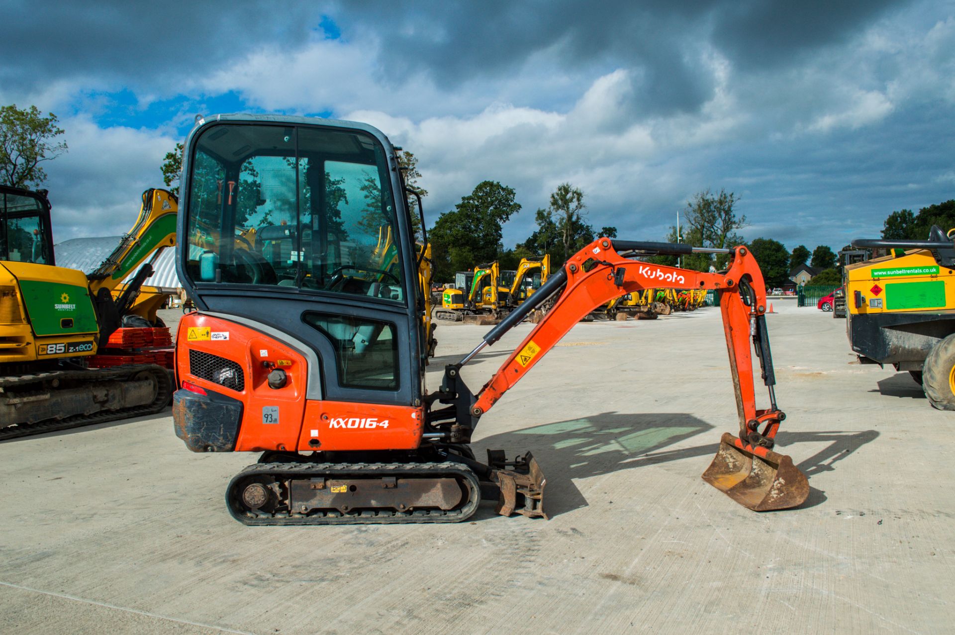 Kubota KX016-4 1.6 tonne rubber tracked mini excavator Year: 2014 S/N: 57612 Recorded Hours: 2624 - Image 8 of 19