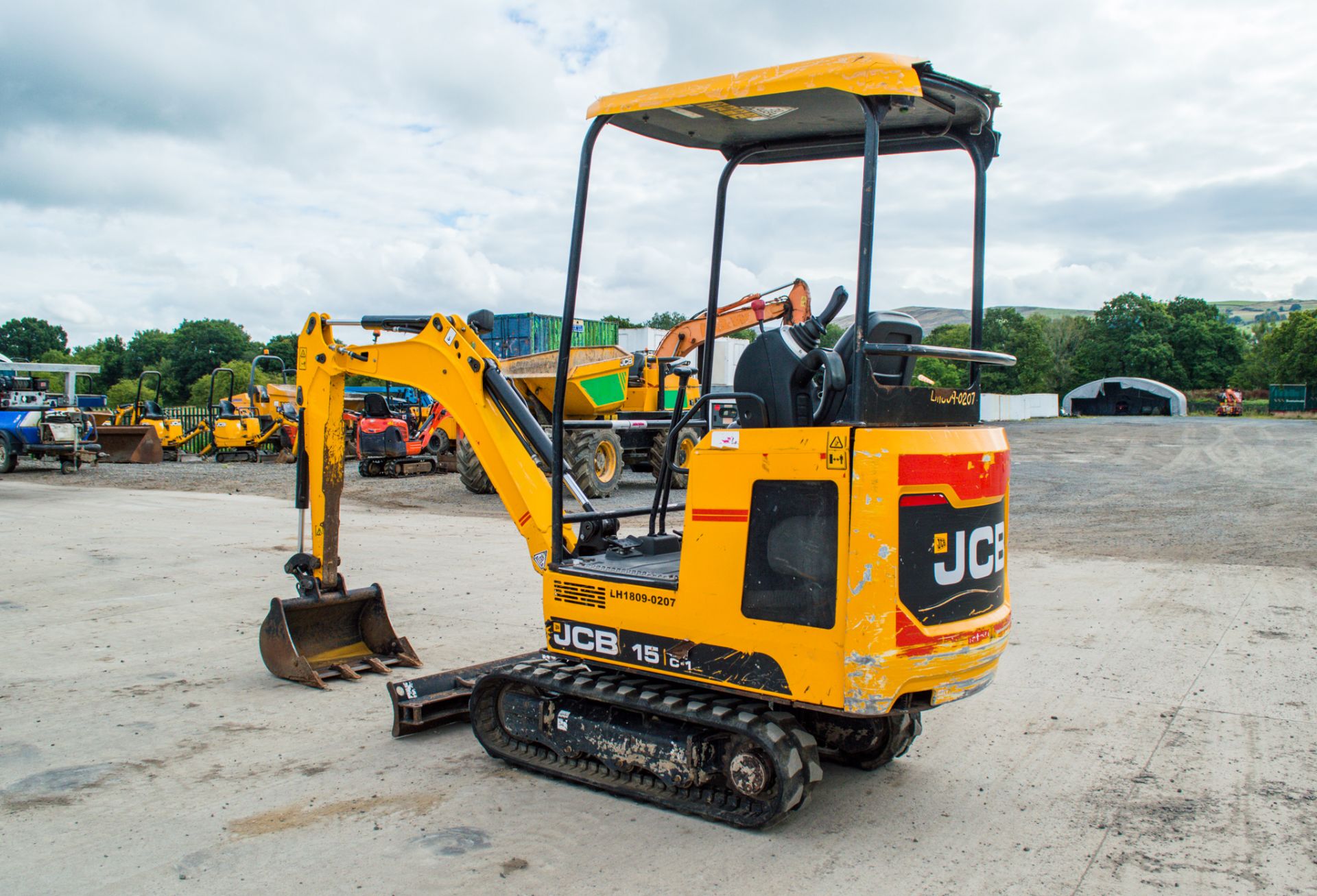 JCB 15 C-1 1.5 tonne rubber tracked mini excavator Year: 2018 S/N: 709999 Recorded Hours: 1180 - Image 4 of 21