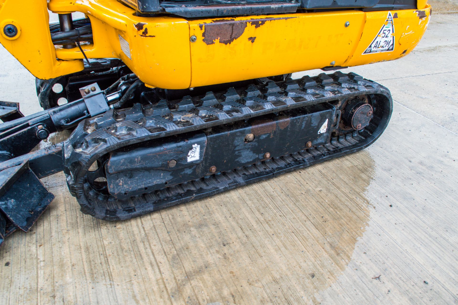 JCB 8018 CTS 1.8 tonne rubber tracked mini excavator Year: 2015  S/N: 34636 Recorded Hours: 1780 - Image 9 of 23