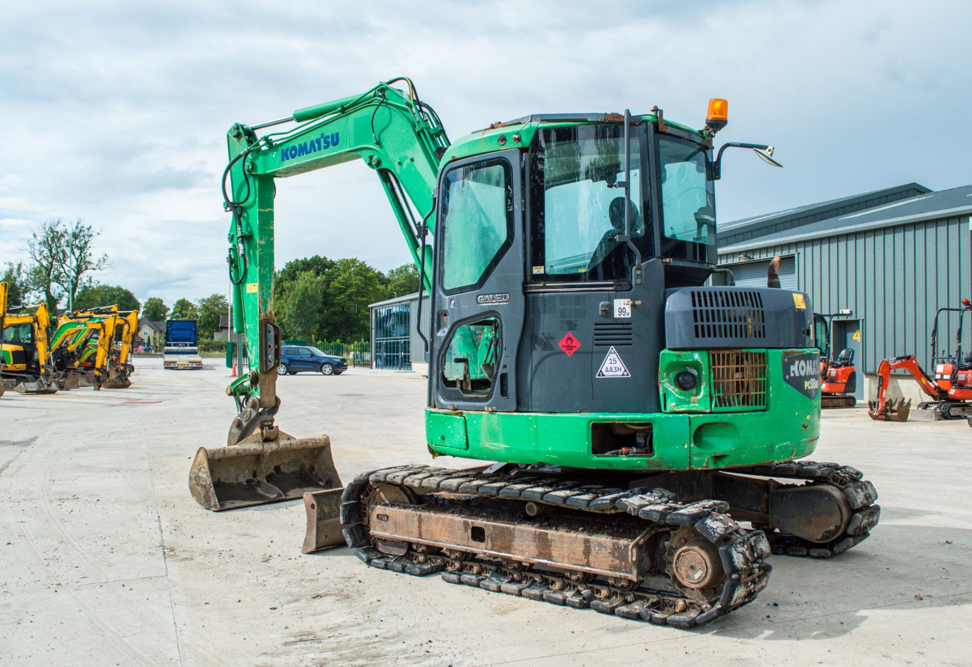 Komatsu PCM88 MR-6 8.8 tonne rubber tracked midi excavator Year: 2008 S/N: F00935 Recorded Hours: - Image 3 of 23