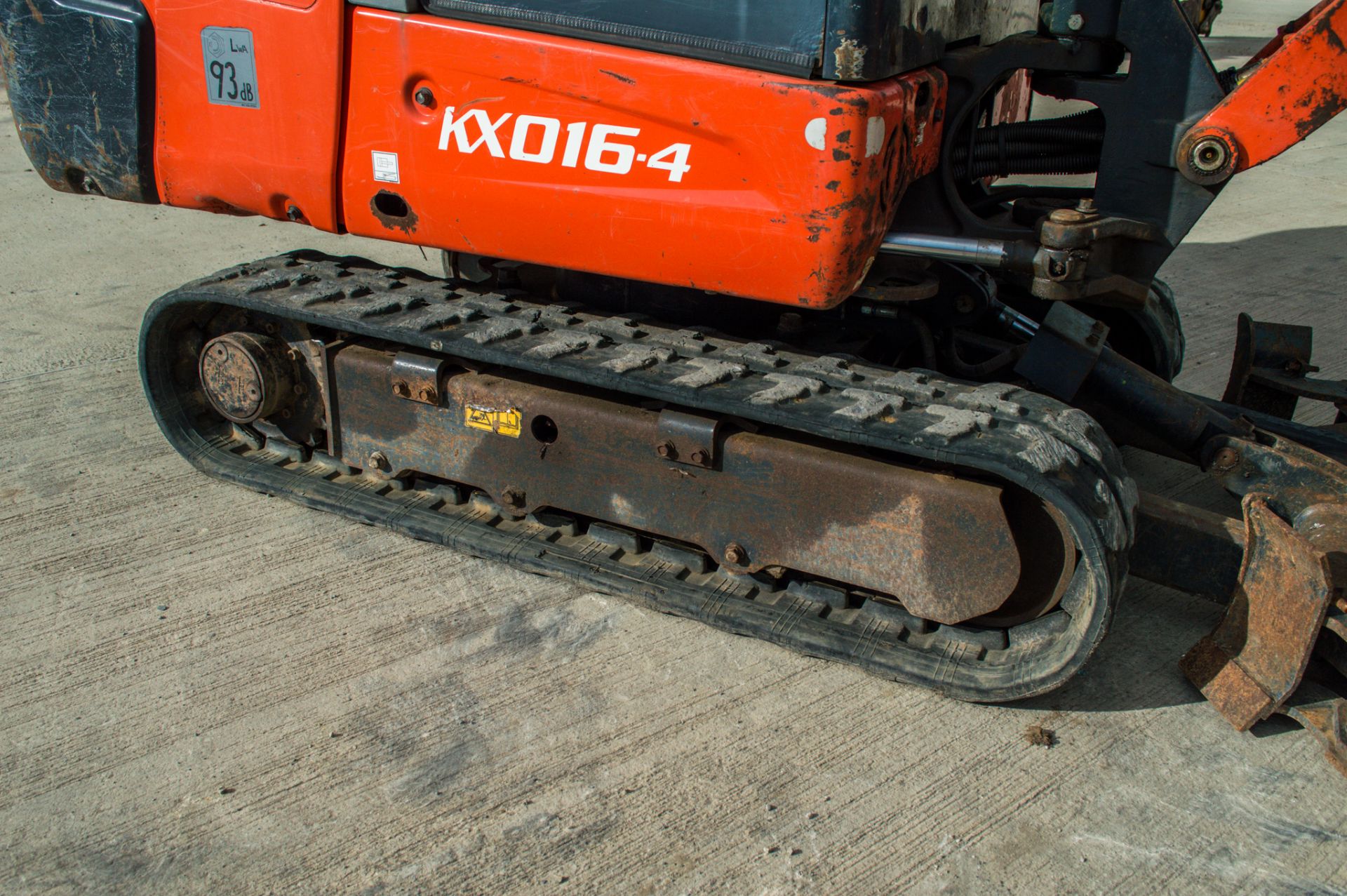 Kubota KX016-4 1.6 tonne rubber tracked mini excavator Year: 2014 S/N: 57612 Recorded Hours: 2624 - Image 9 of 19