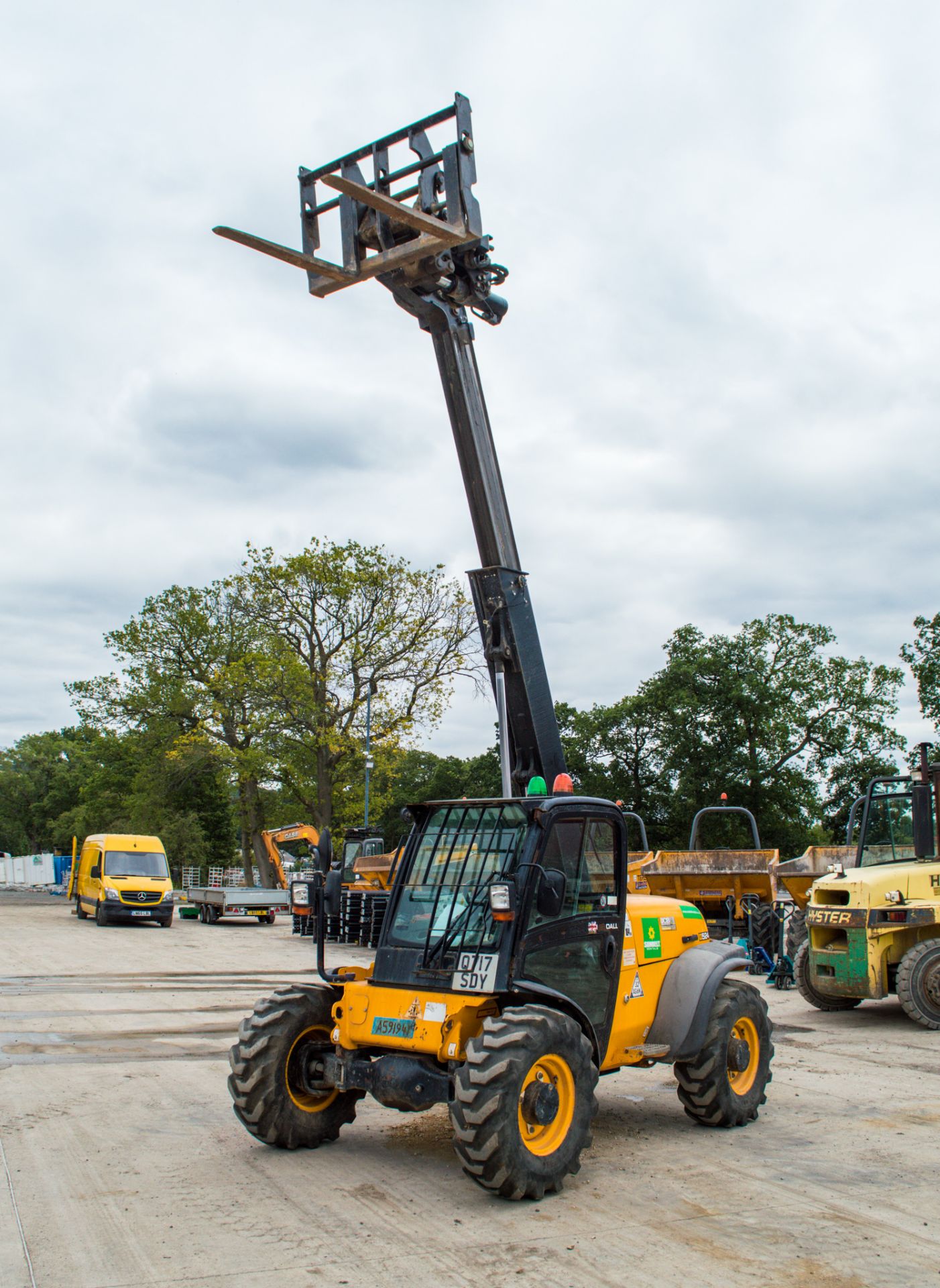 JCB 524-50 5 metre telescopic handler Year: 2012 S/N: 1419428 Recorded Hours: 3294 ** Reverse will - Image 13 of 19