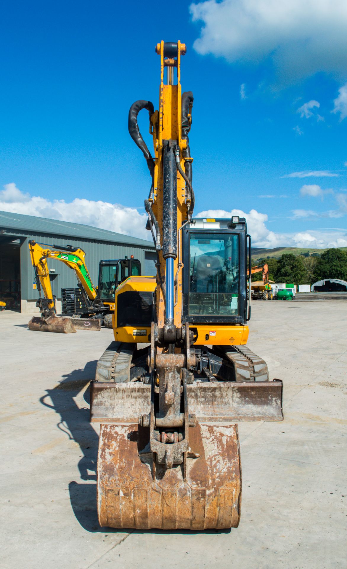 JCB 86c-1 8.6 tonne rubber tracked midi excavator Year: 2014 S/N: 249717 Recorded Hours: 3064 piped, - Image 5 of 21