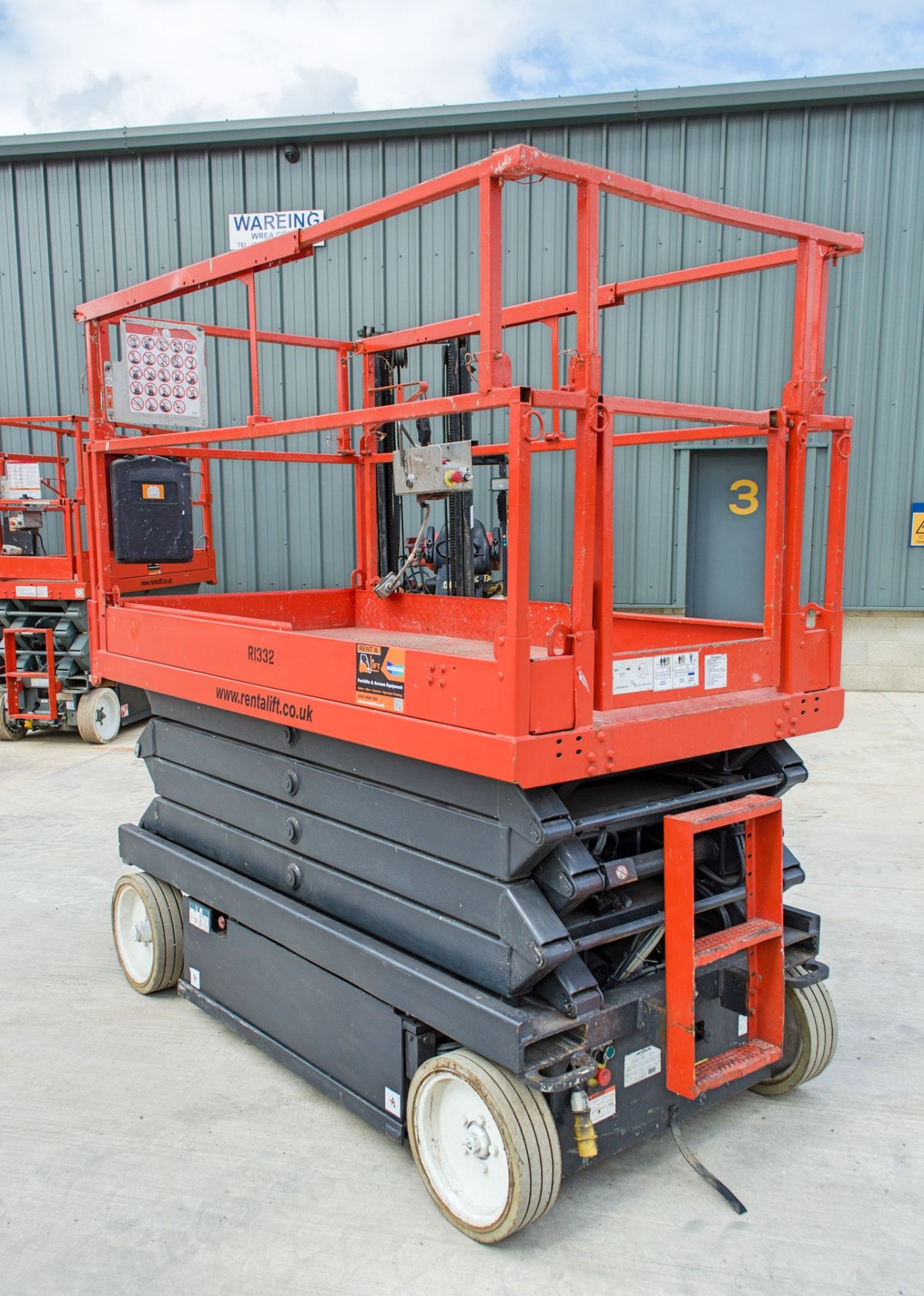 Skyjack SJ4626 battery electric scissor lift Year: 2005 S/N: 713452 R1332 - Image 4 of 10