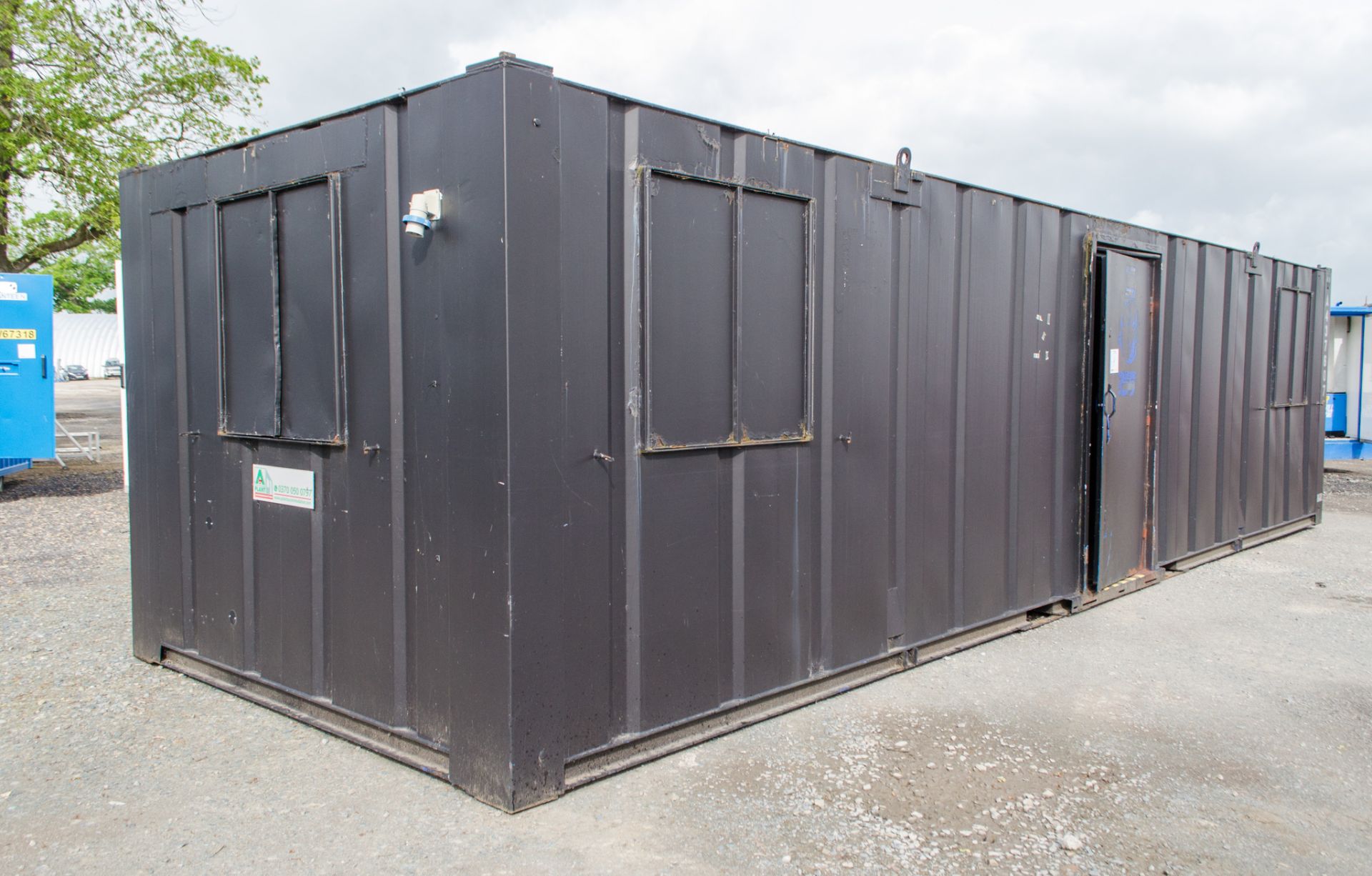 32 ft x 10 ft steel anti vandal office/changing area site unit A437607 ** No keys but open ** - Image 2 of 6