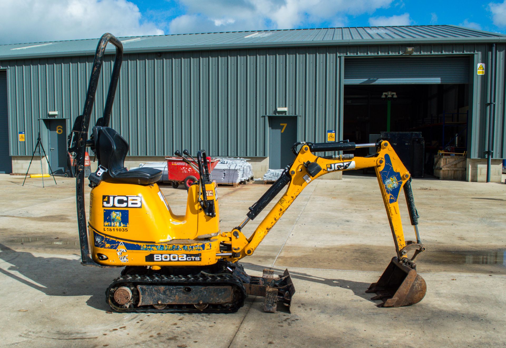 JCB 8008cts 0.8 tonne rubber tracked micro excavator Year: 2018 S/N: 749894 Recorded Hours: 980 - Image 8 of 19