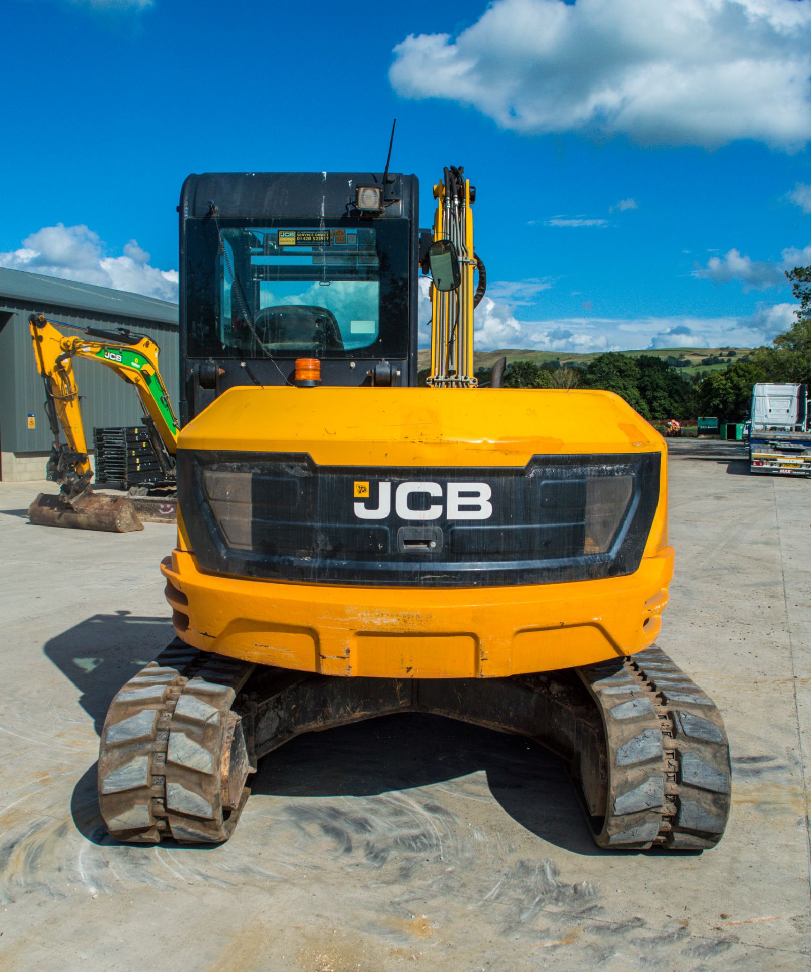 JCB 86c-1 8.6 tonne rubber tracked midi excavator Year: 2014 S/N: 249717 Recorded Hours: 3064 piped, - Image 6 of 21