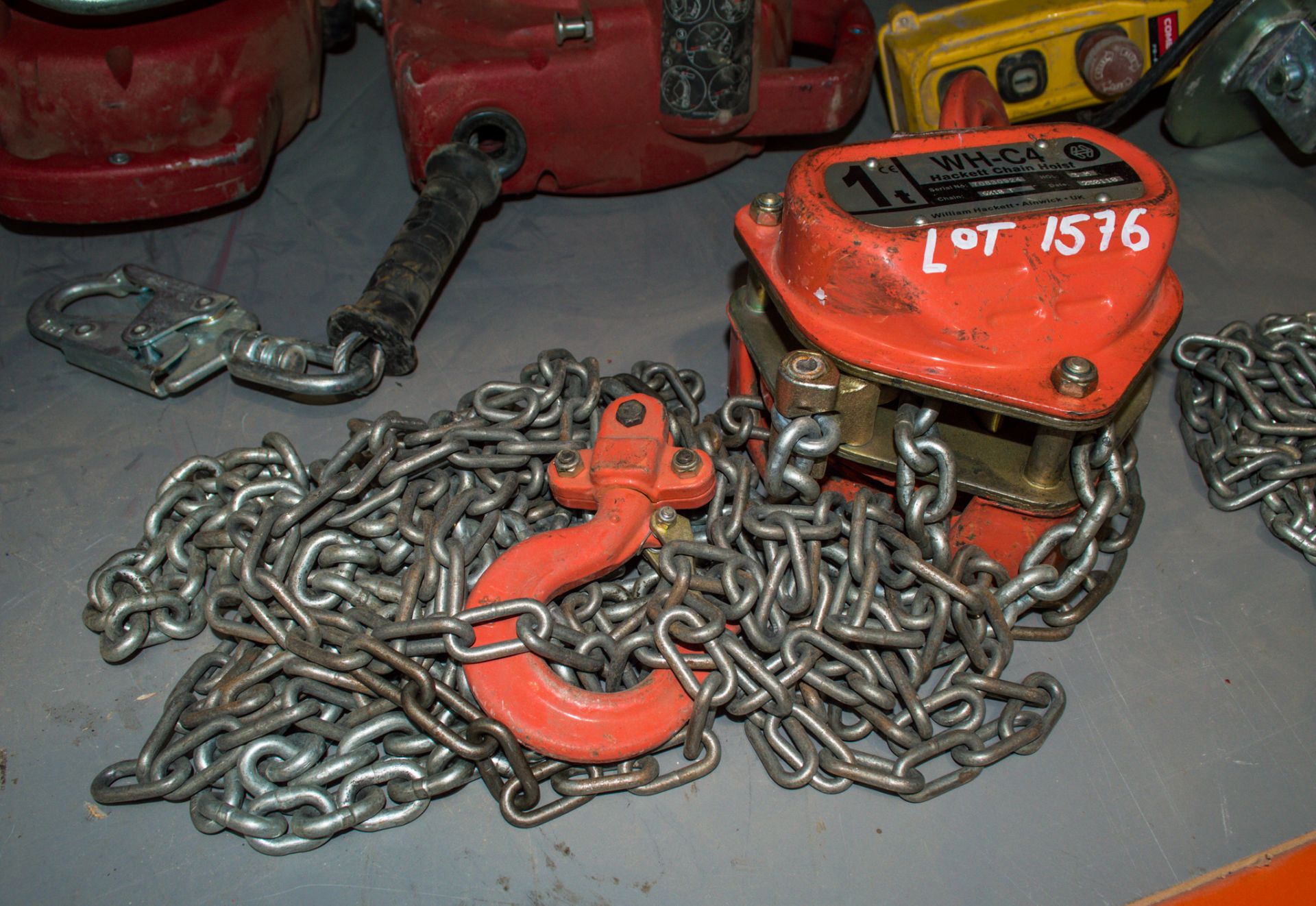 William Hackett 1 tonne chain hoist L0293992
