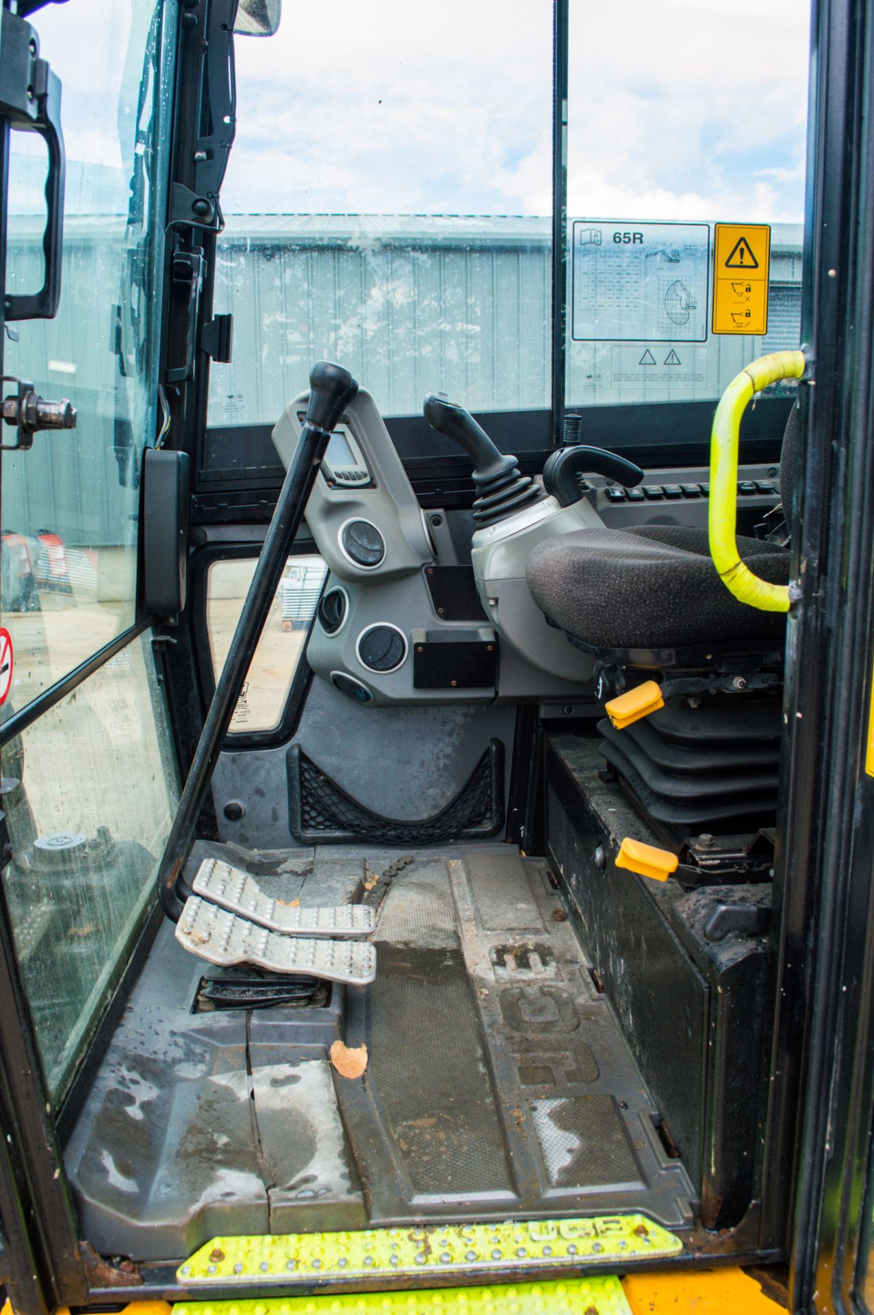 JCB 65R-1 6.5 tonne rubber tracked midi excavator Year: 2015 S/N: 914111 Recorded Hours: 478 - Image 18 of 20