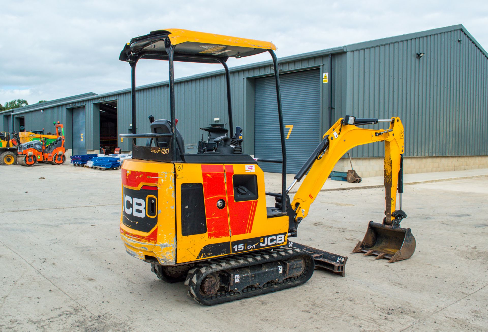 JCB 15 C-1 1.5 tonne rubber tracked mini excavator Year: 2018 S/N: 709999 Recorded Hours: 1180 - Image 3 of 21