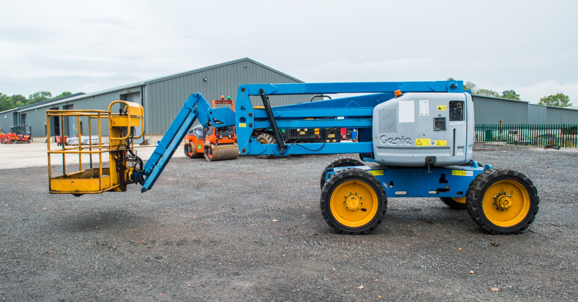 Genie Z-45/25 45 foot diesel driven 4WD articulated boom lift Year: 2011 S/N: 11B-1672 Recorded - Image 5 of 15