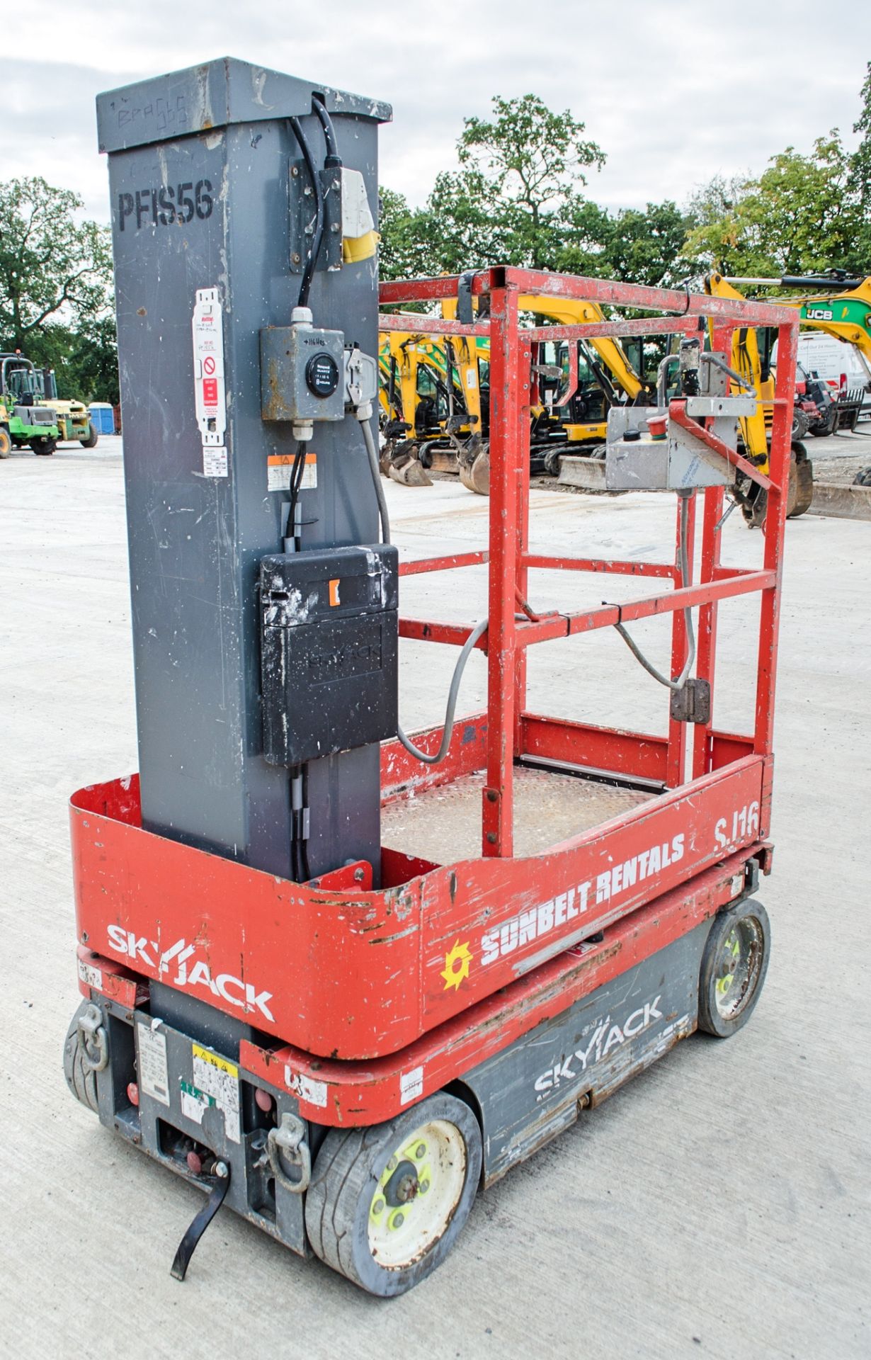 Skyjack SJ16 battery electric vertical mast access platform Year: 2014 S/N: 14005301 Recorded Hours: - Image 3 of 9