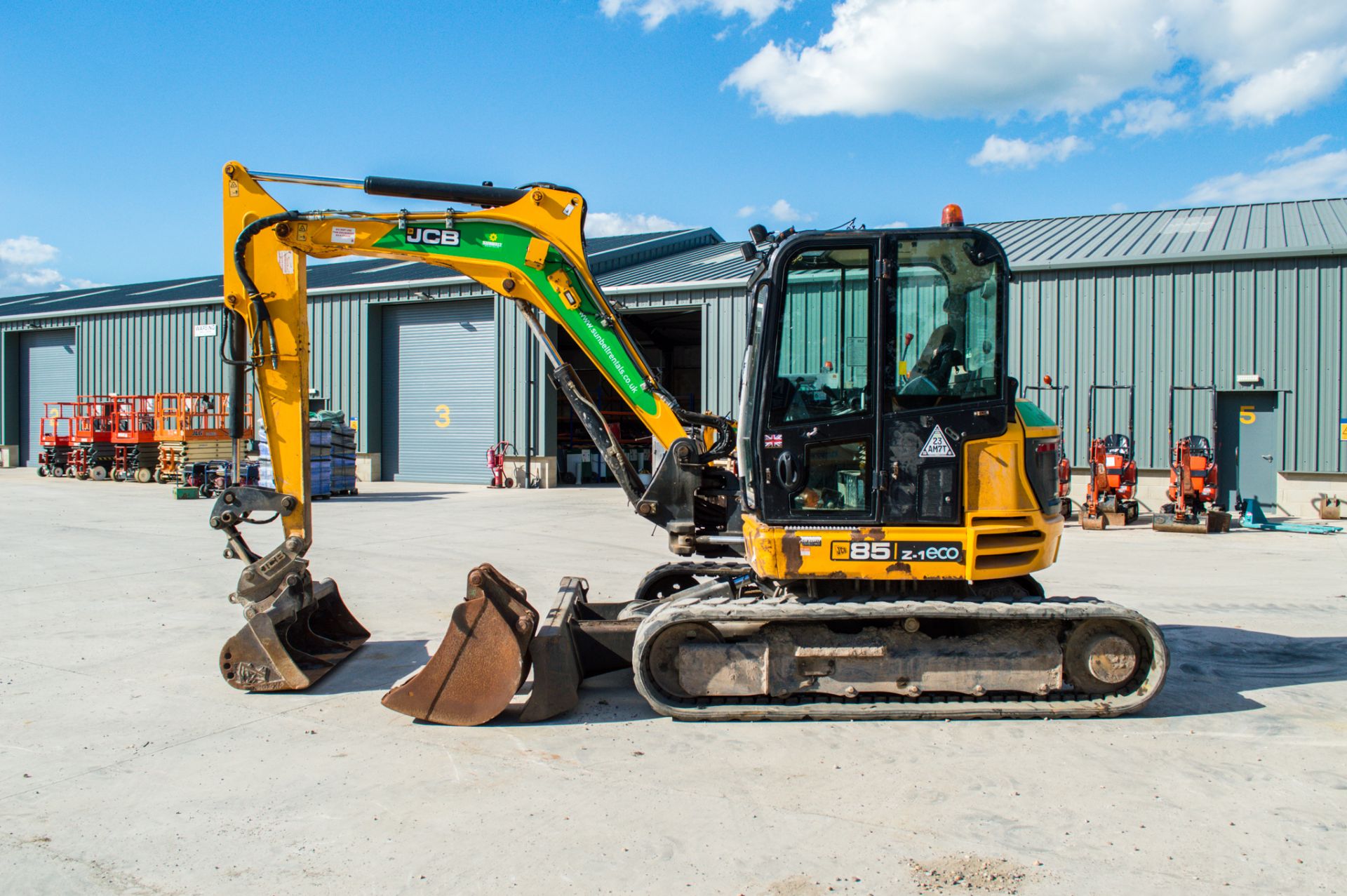 JCB 85z-1 8.5 tonne rubber tracked midi excavator Year: 2015 S/N: 2249119 Recorded Hours: 4595 - Image 7 of 22