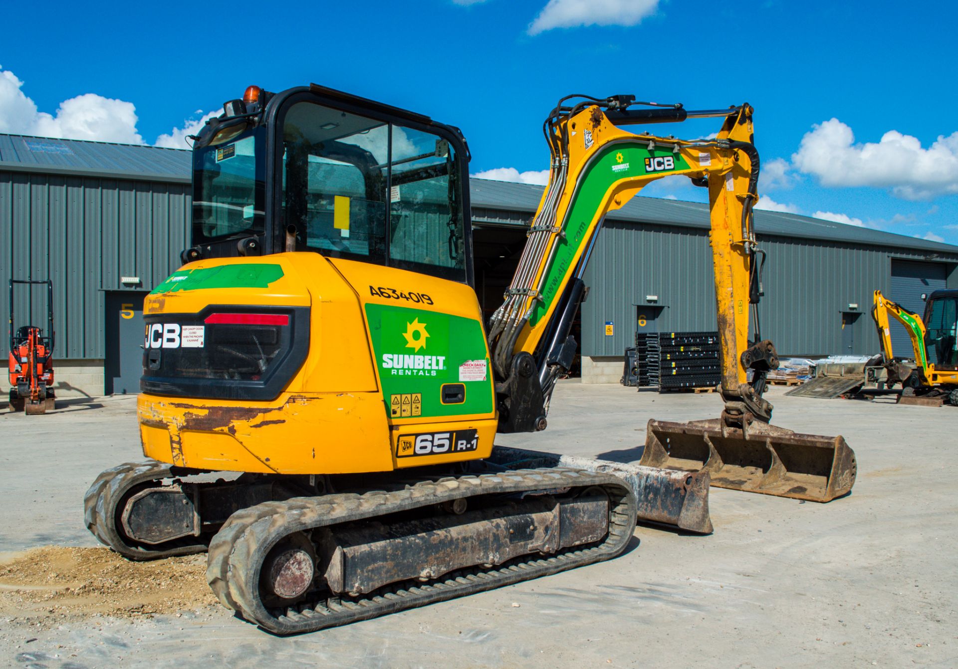 JCB 65R-1 6.5 tonne rubber tracked midi excavator Year: 2015 S/N: 1914004 Recorded Hours: 2859 - Image 4 of 20