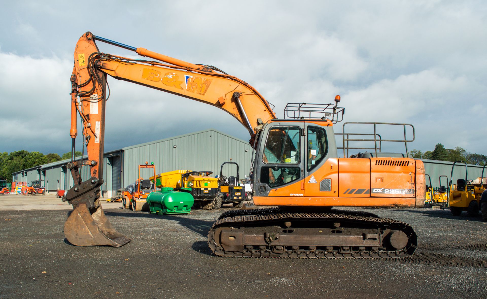 Doosan DX225 LC 25 tonne steel tracked excavator  Year: 2012 S/N: 005112 Recorded Hours: 10481 - Image 7 of 20