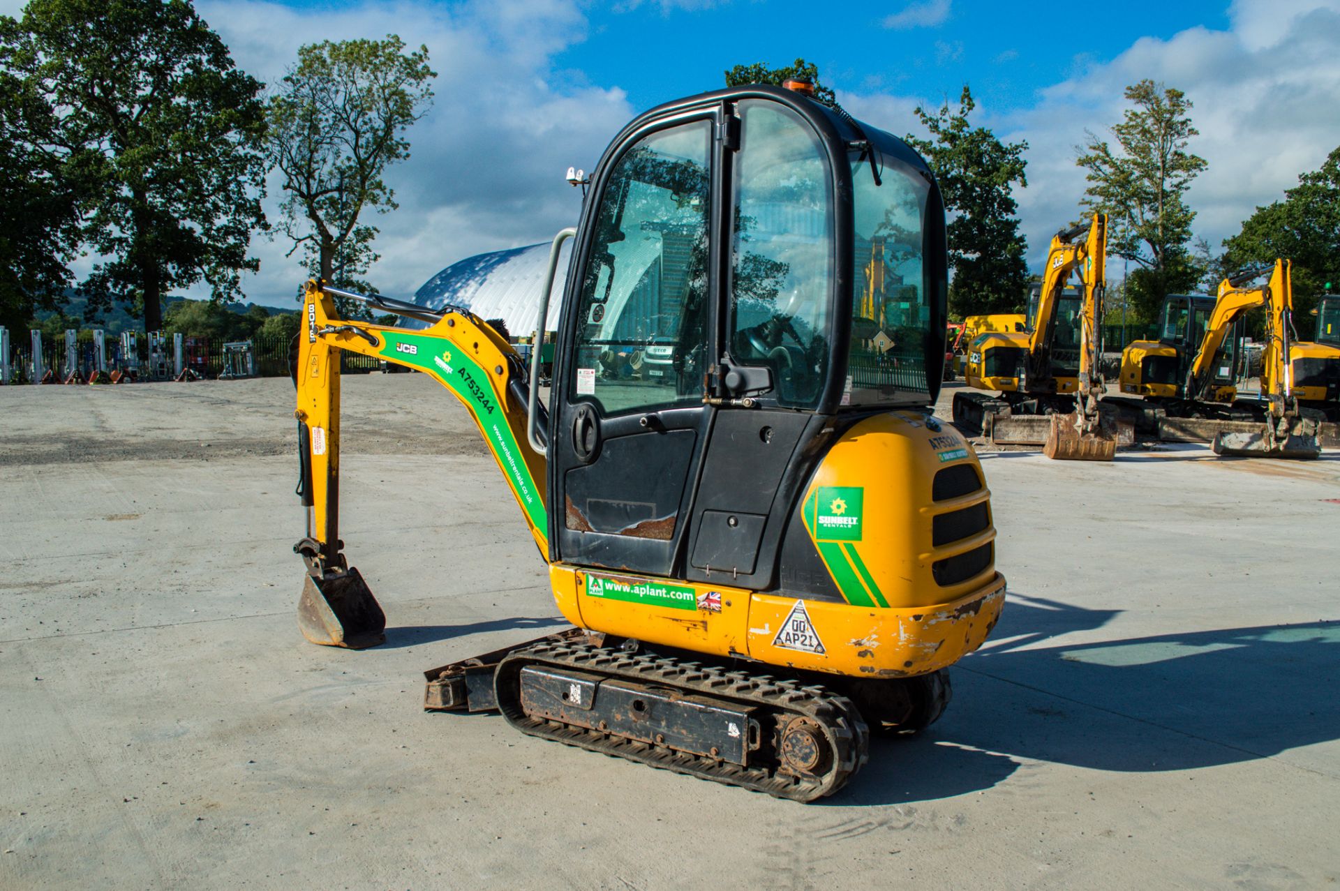 JCB 8018cts 1.8 tonne rubber tracked mini excavator Year: 2016 S/N: 97411 Recorded Hours: 1603 - Image 4 of 19