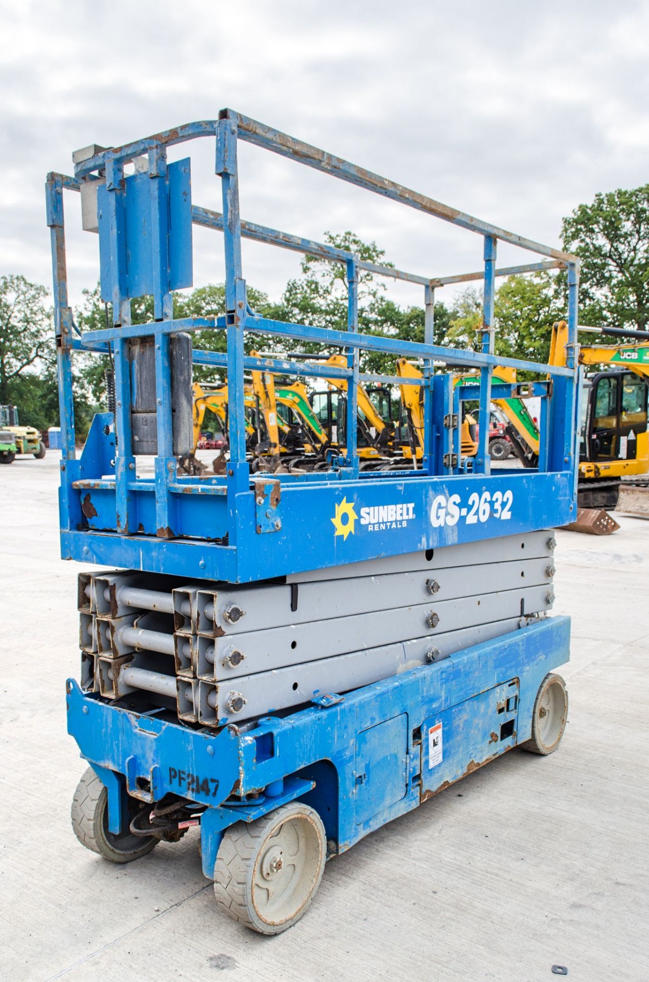 Genie GS2632 battery electric scissor lift Year: 2016 Recorded Hours: 246 PF2147 - Image 3 of 8