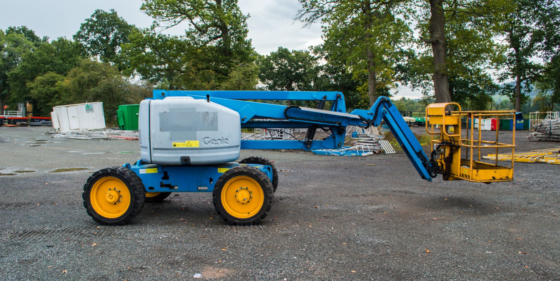 Genie Z-45/25 45 foot diesel driven 4WD articulated boom lift Year: 2011 S/N: 11B-1672 Recorded - Image 6 of 15
