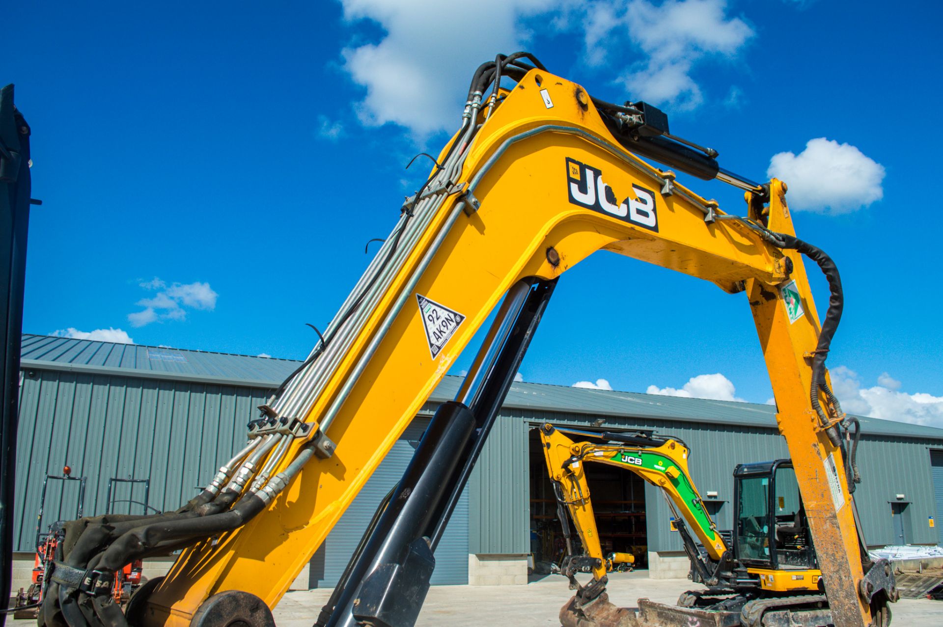 JCB 86c-1 8.6 tonne rubber tracked midi excavator Year: 2014 S/N: 249717 Recorded Hours: 3064 piped, - Image 11 of 21